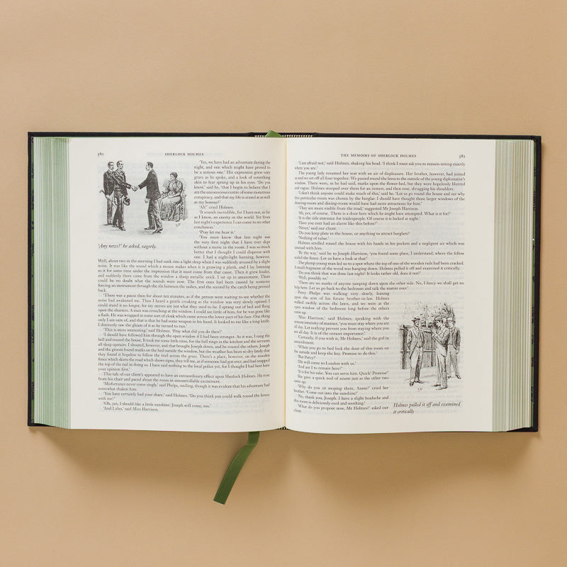 The-Complete-Stories-of-Sherlock-Holmes-Clothbound-Edition open page to text