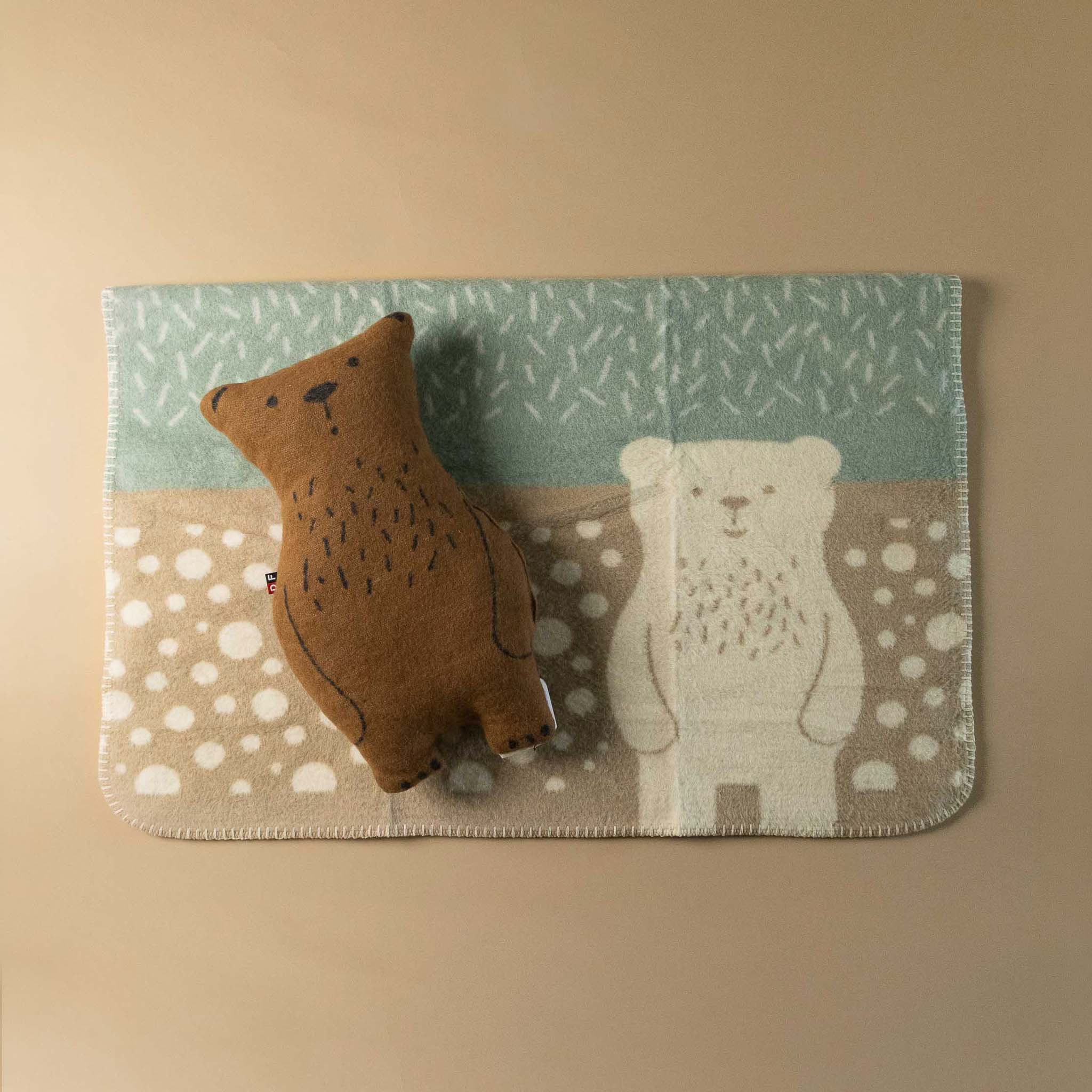 baby-blanket-forest-bear-sage-bear-cushion