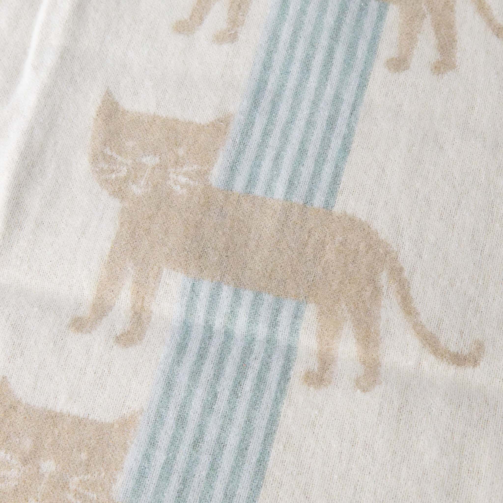baby-blanket-stripey-cat-ecru-and-tan-with-blue-detail