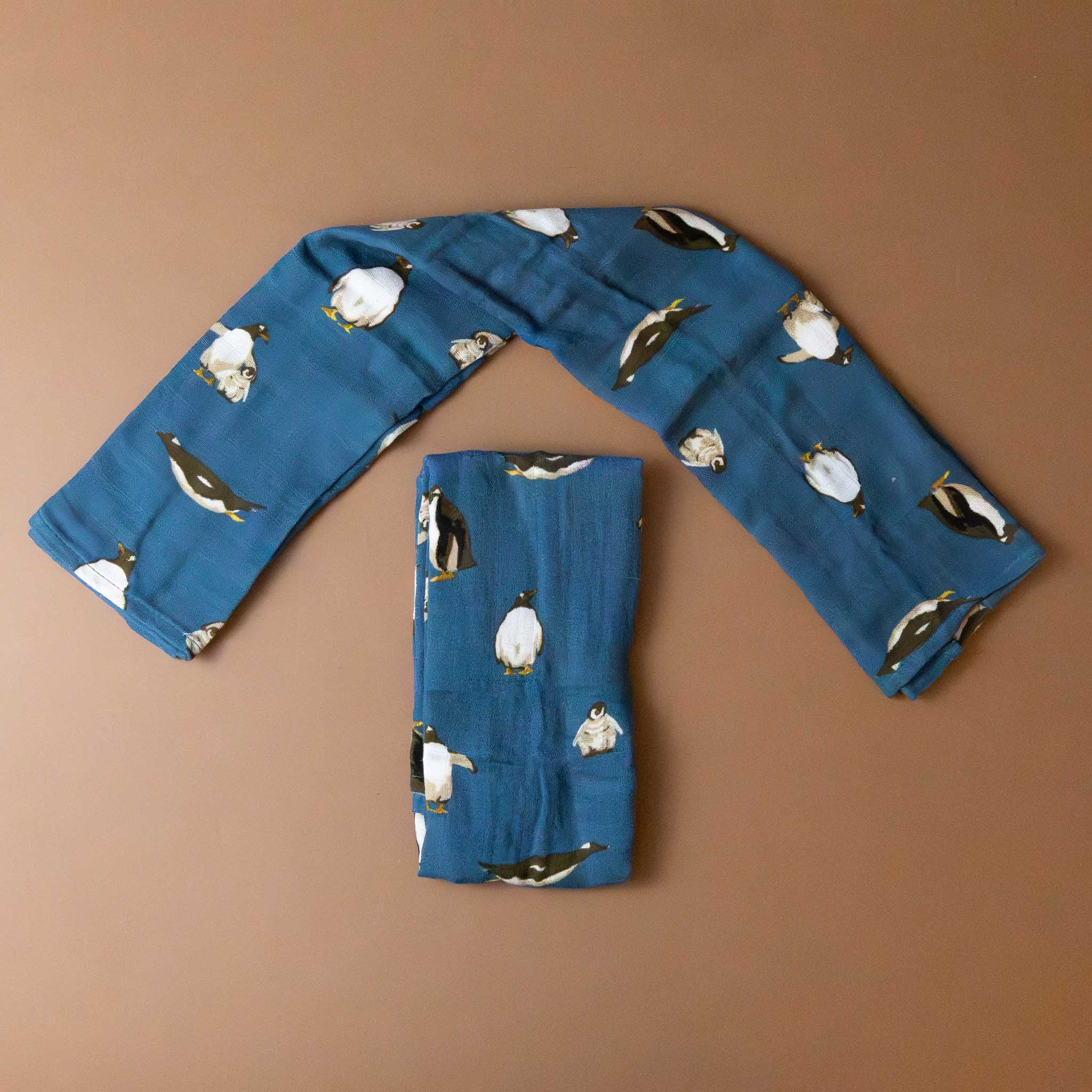 bamboo-burpie-set-penguins-blue