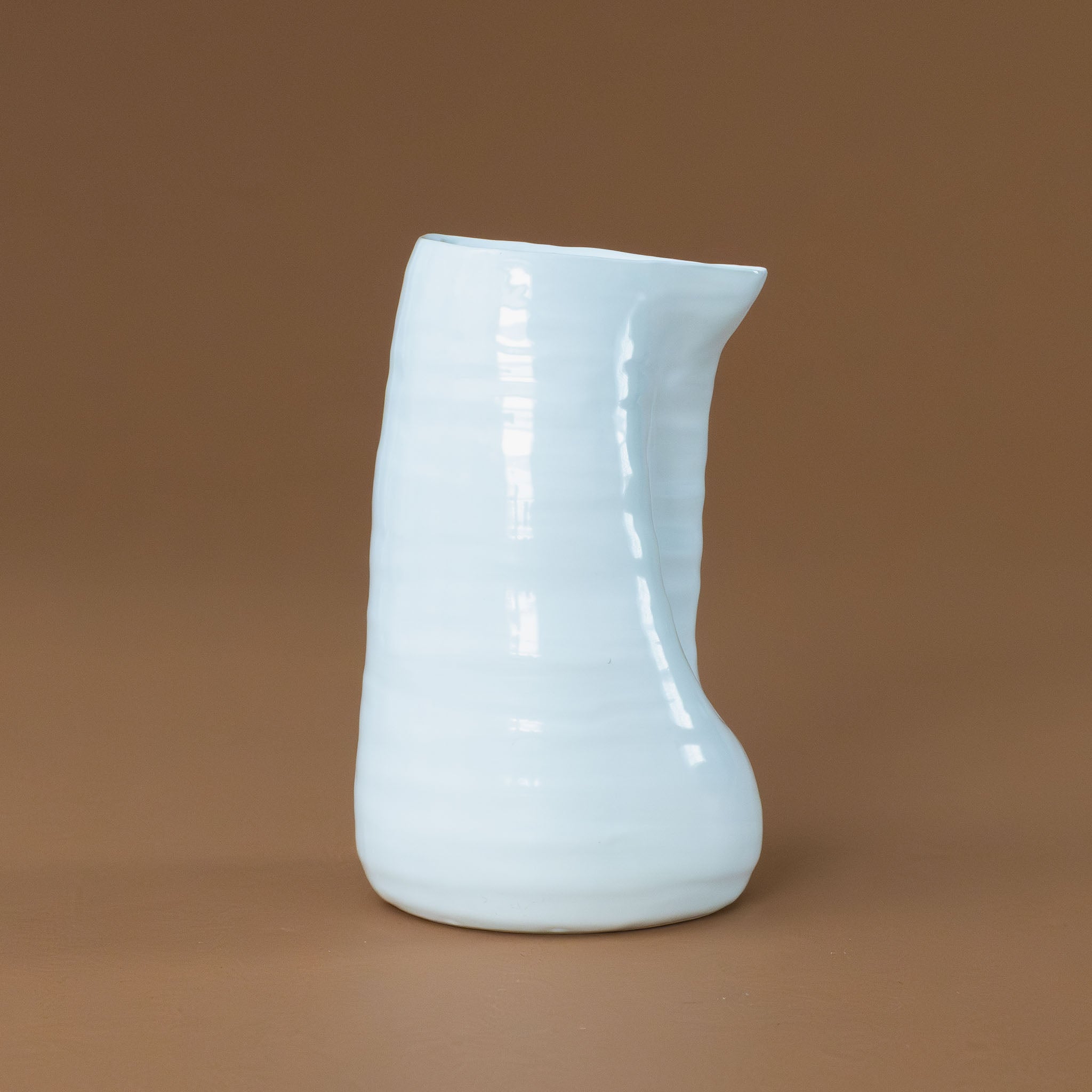 ceramic-tegan-vase-short-white-side