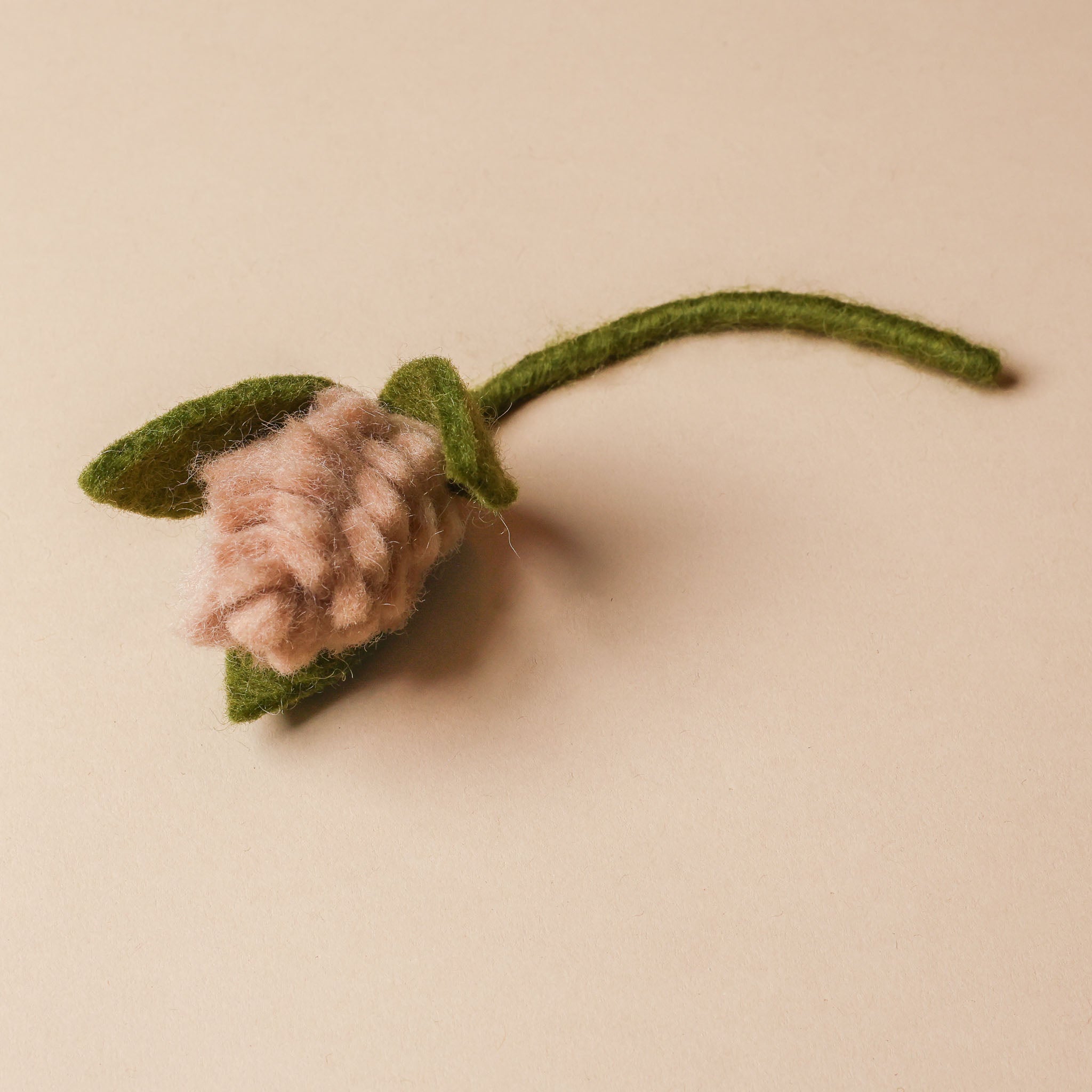 felt-artichoke-flower-stem-short-blush