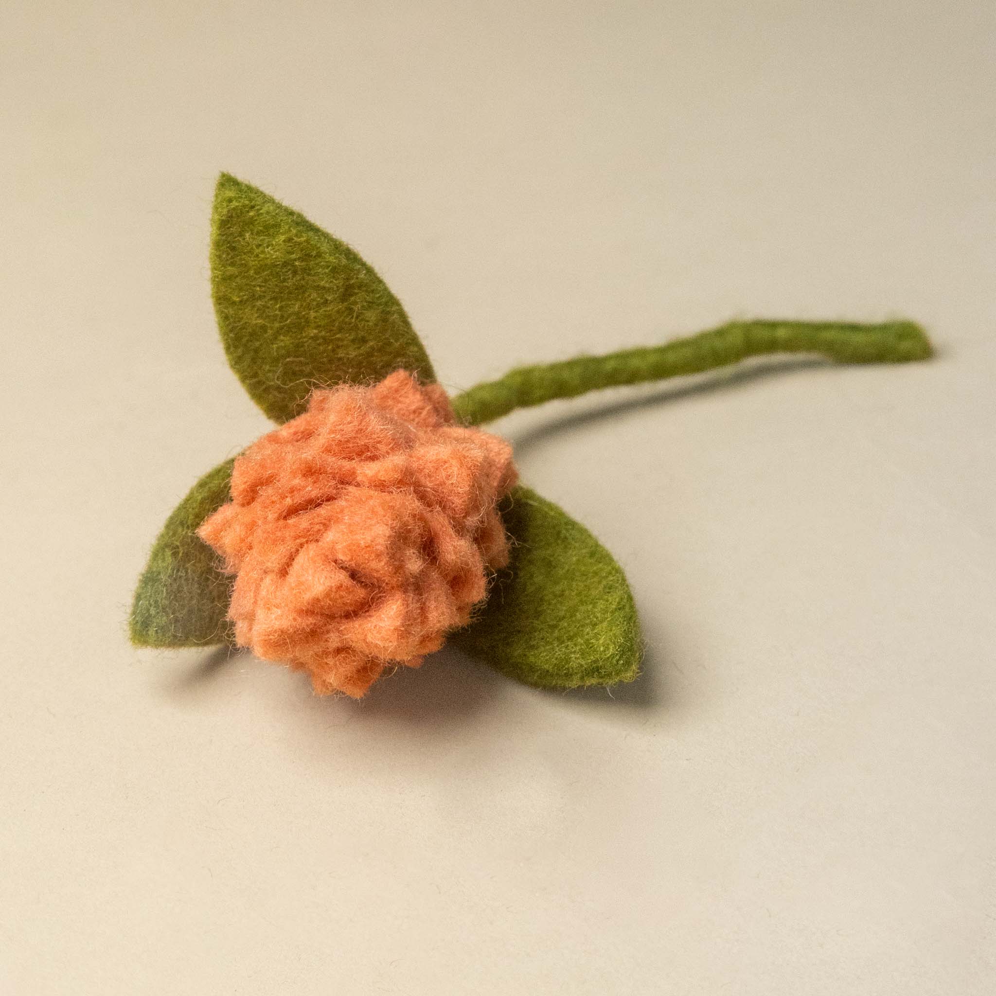 felt-artichoke-flower-stem-short-salmon