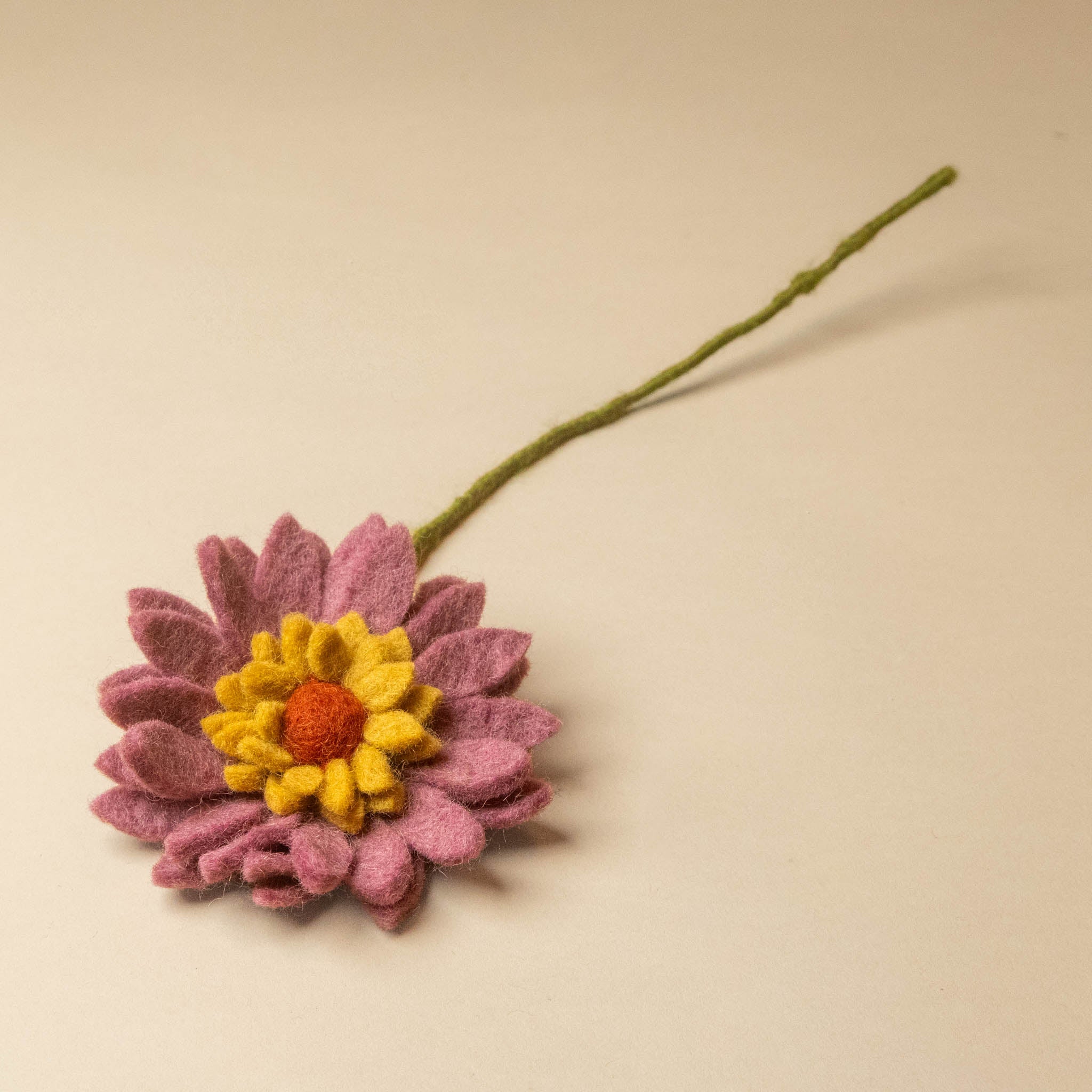 felt-gerbera-daisy-mulberry