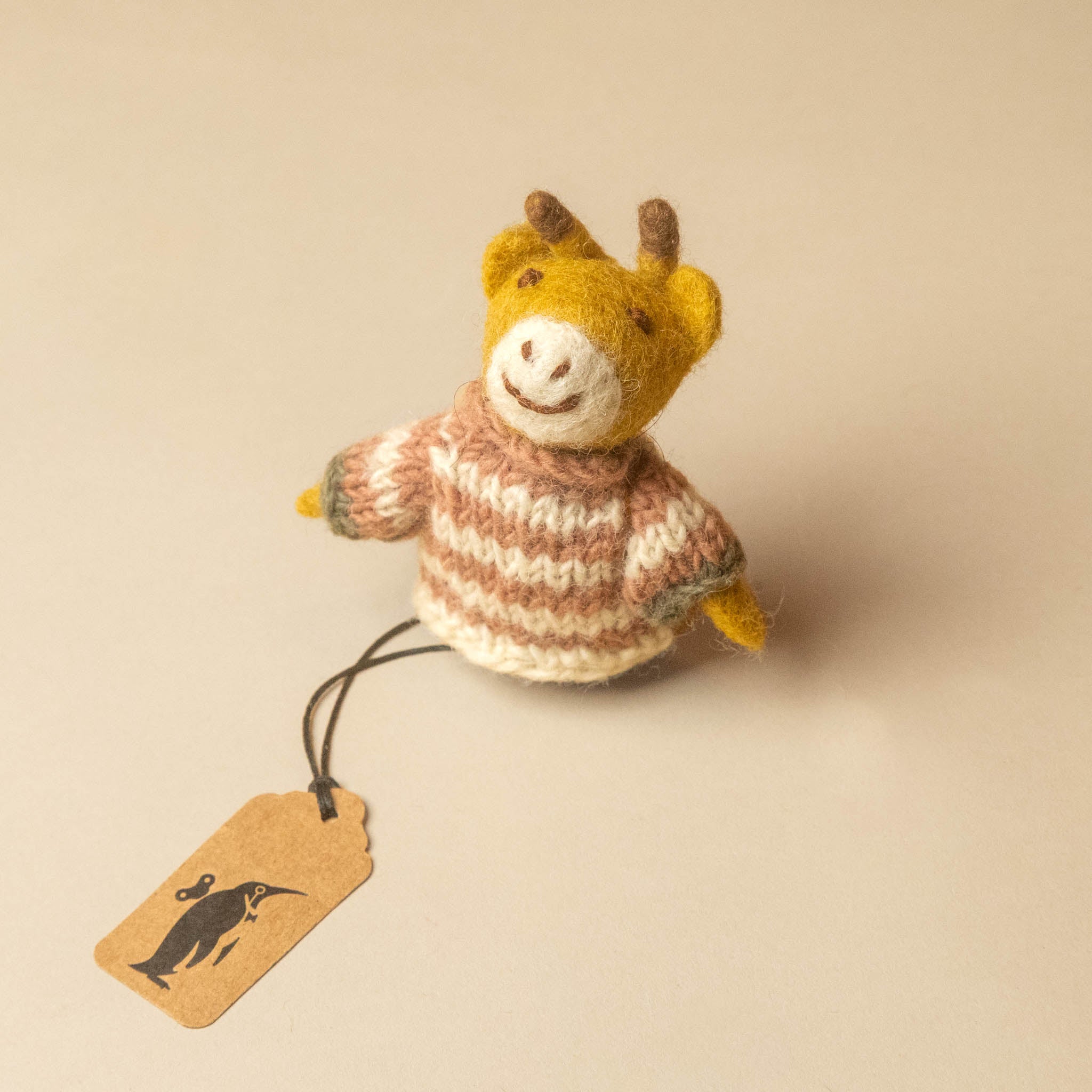 felt-giraffe-finger-puppet--stripe-sweater