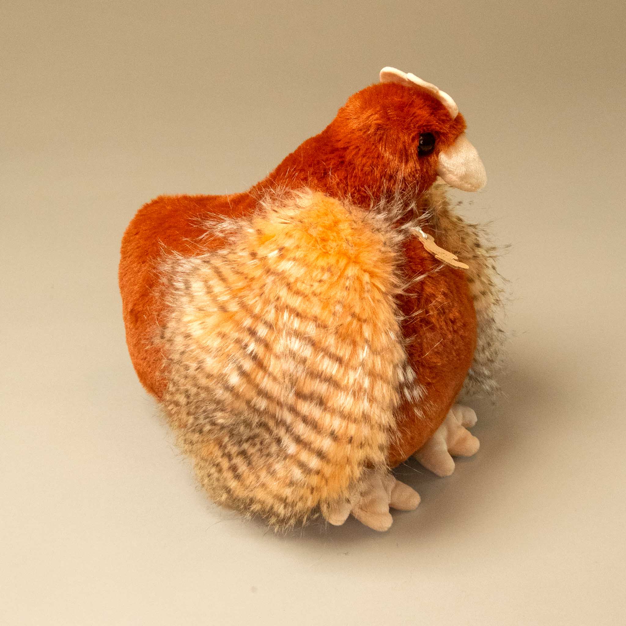 floofy-chicken-her-golden-eggs-rouge