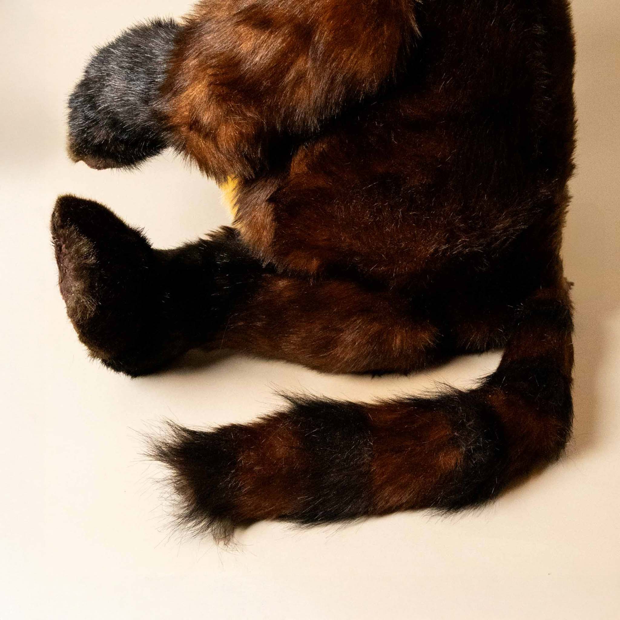 footsteps-the-meandering-mongoose-stuffed-animals-tail