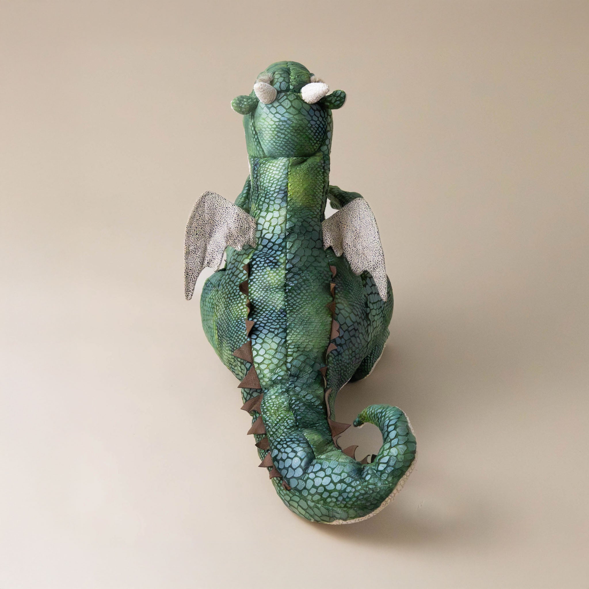 friendly-little-dragon-hand-puppet-tail