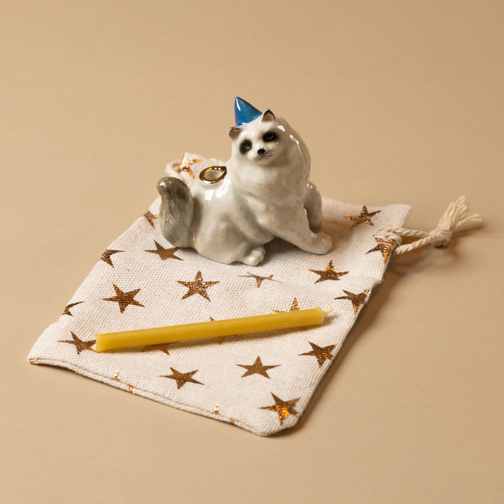 heirloom-porcelain-cake-topper-maine-coon-cat