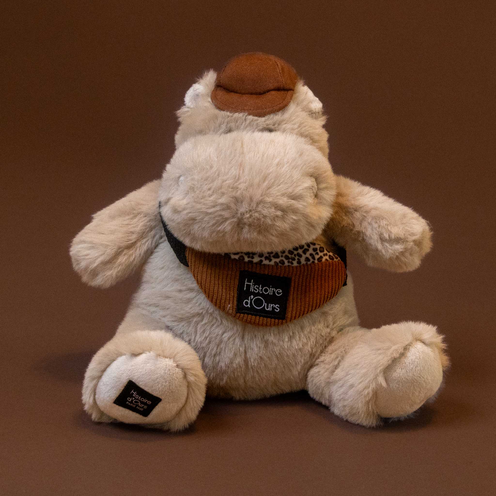 hip-hippo--world-traveler---petit with bag and hat stuffed animal