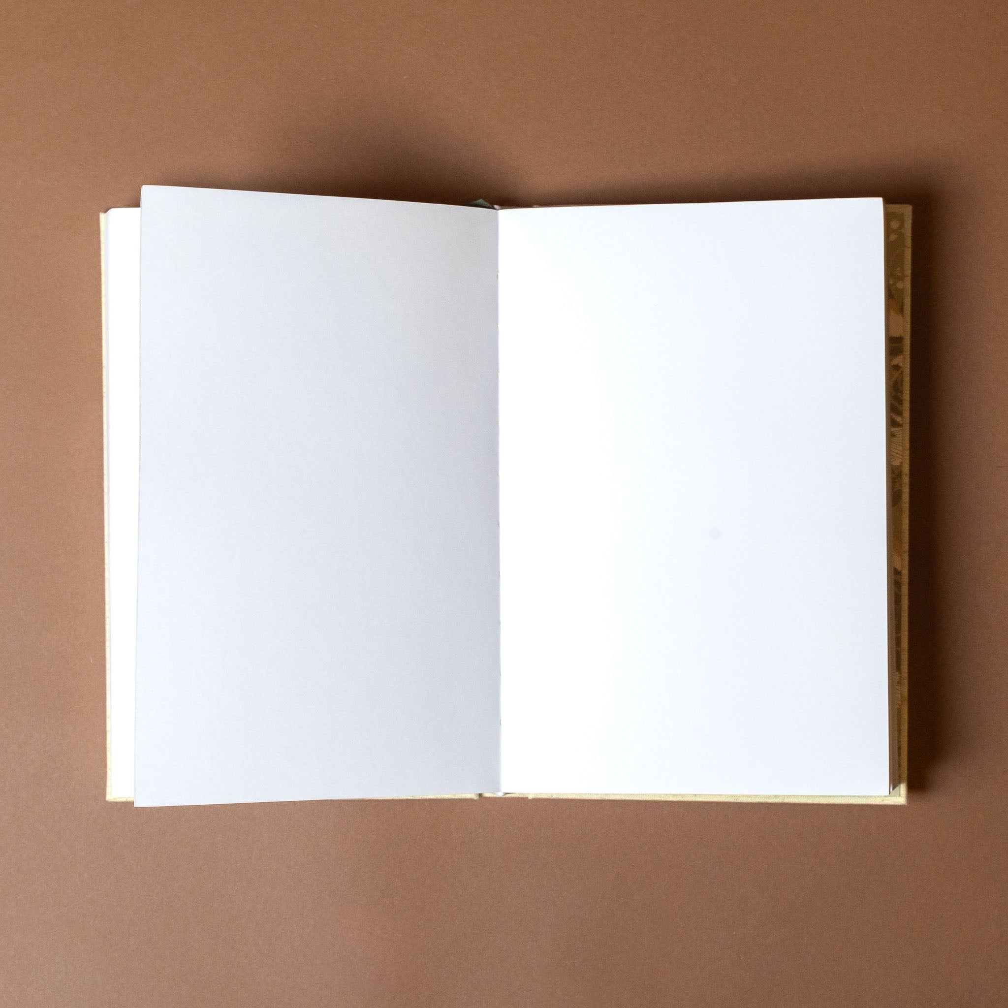 linen-embossed-lay-flat-sketchbook-gold-fern