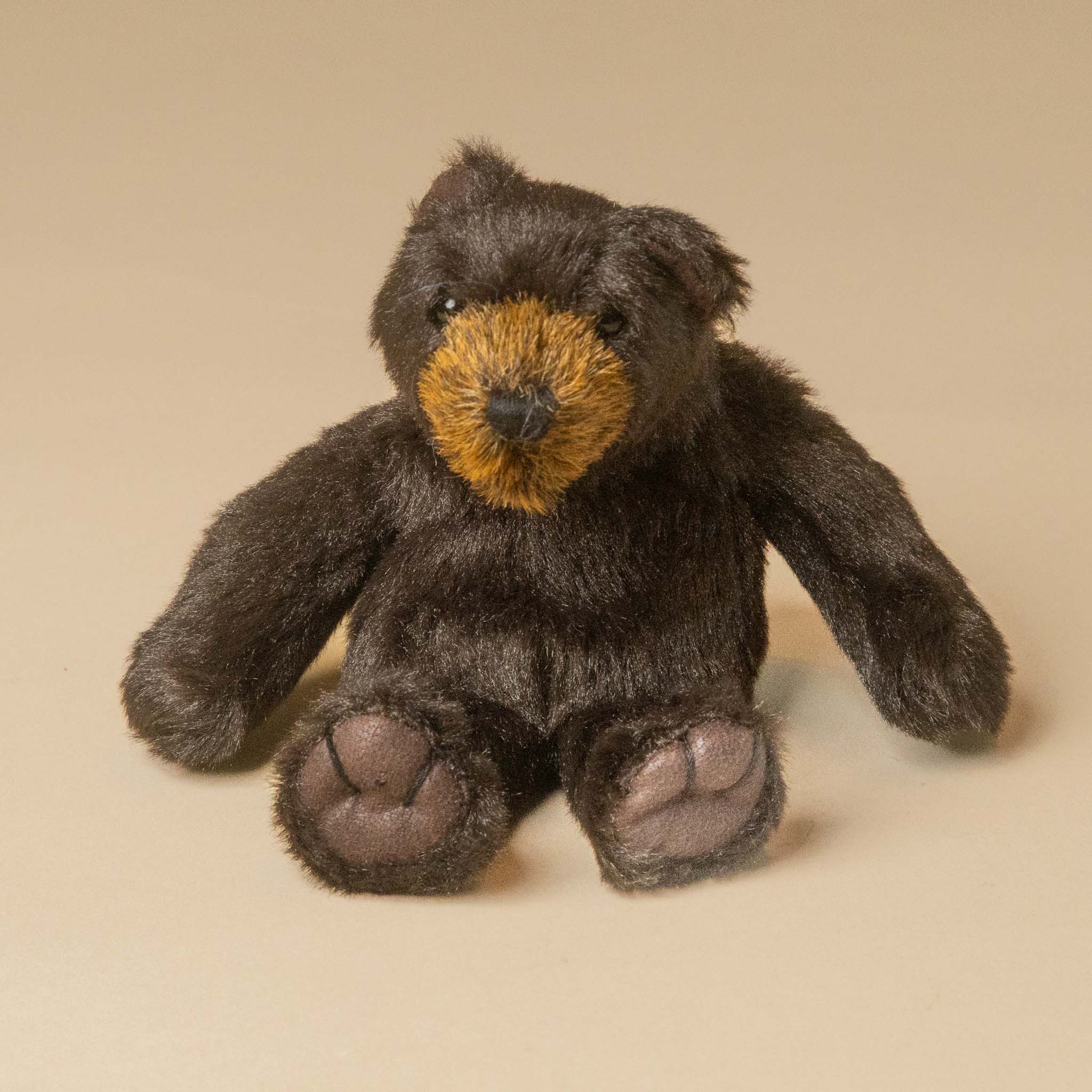 little-brown-bear-finger-puppet-sitting