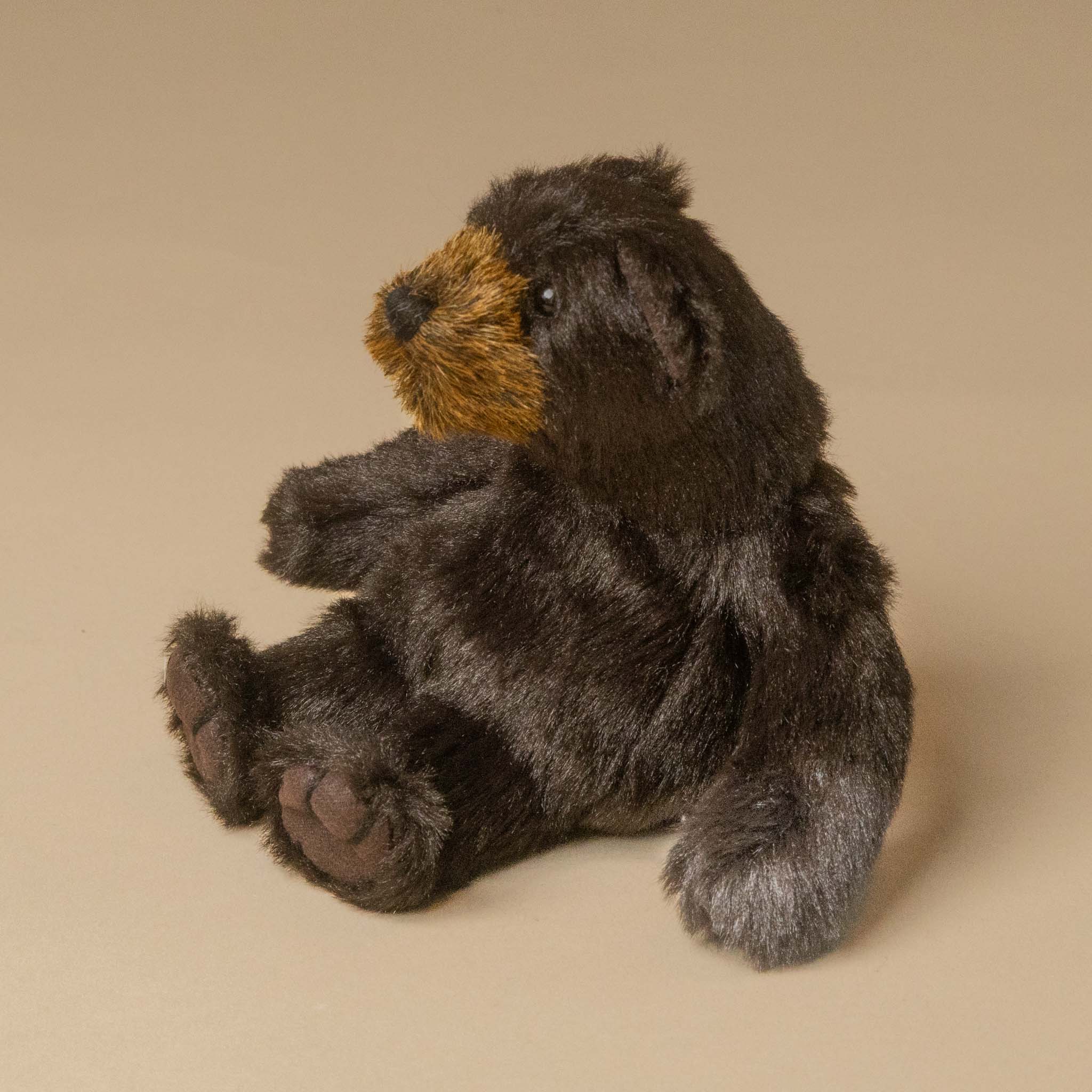 little-brown-bear-finger-puppet-sitting