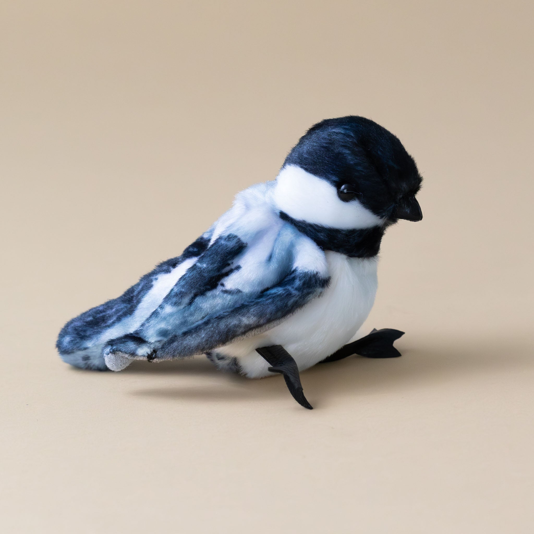 little-chickadee-finger-puppet-side