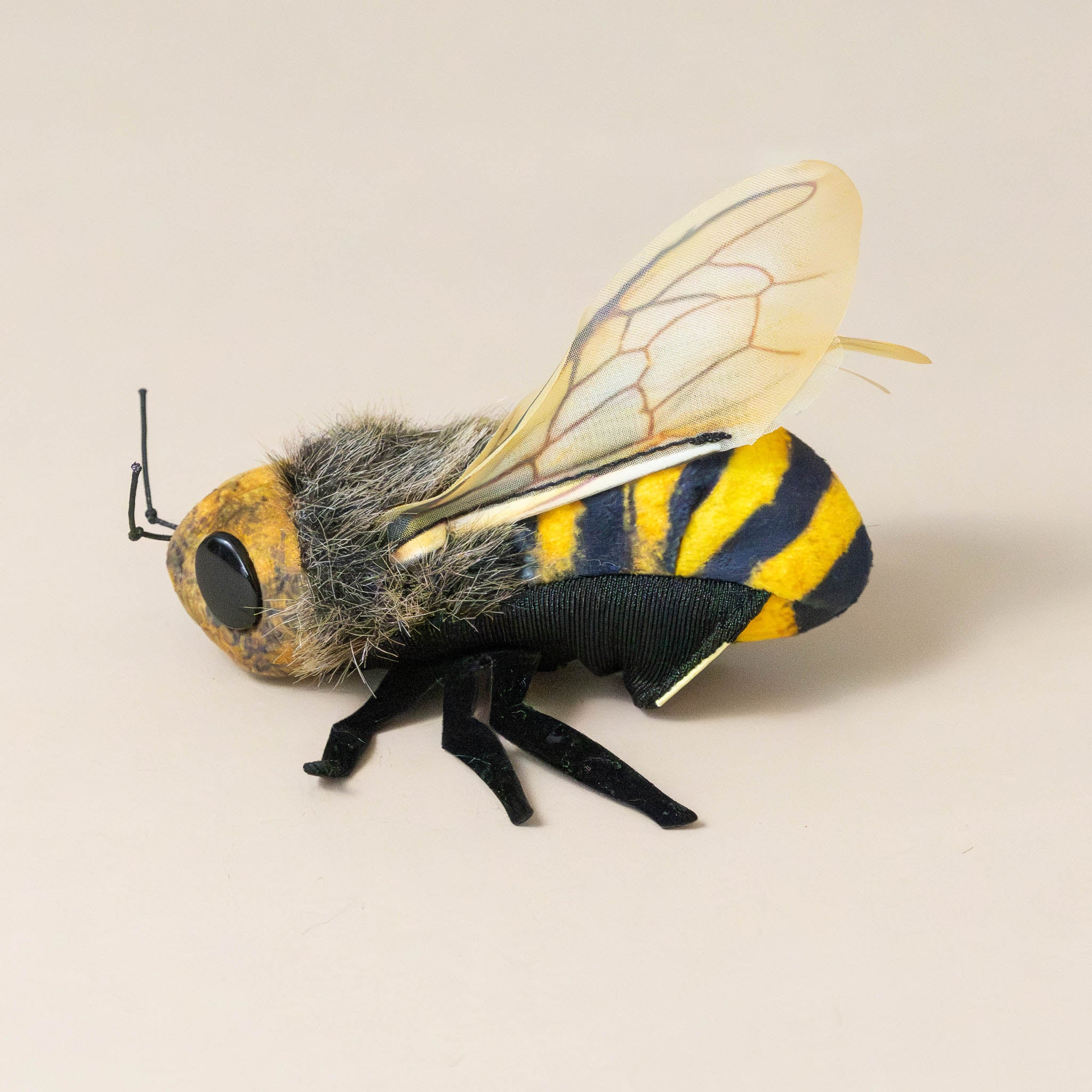 little-honey-bee-finger-puppet-side