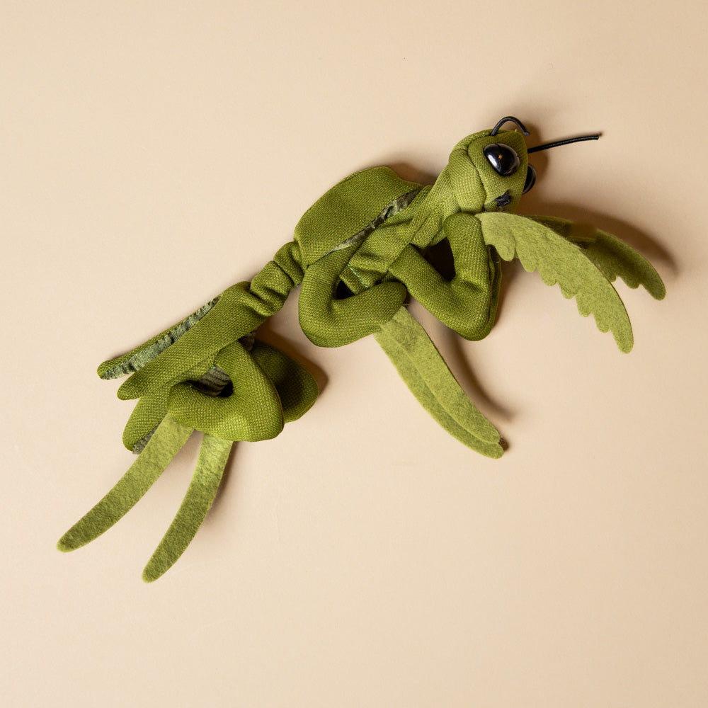 little-praying-mantis-finger-puppet