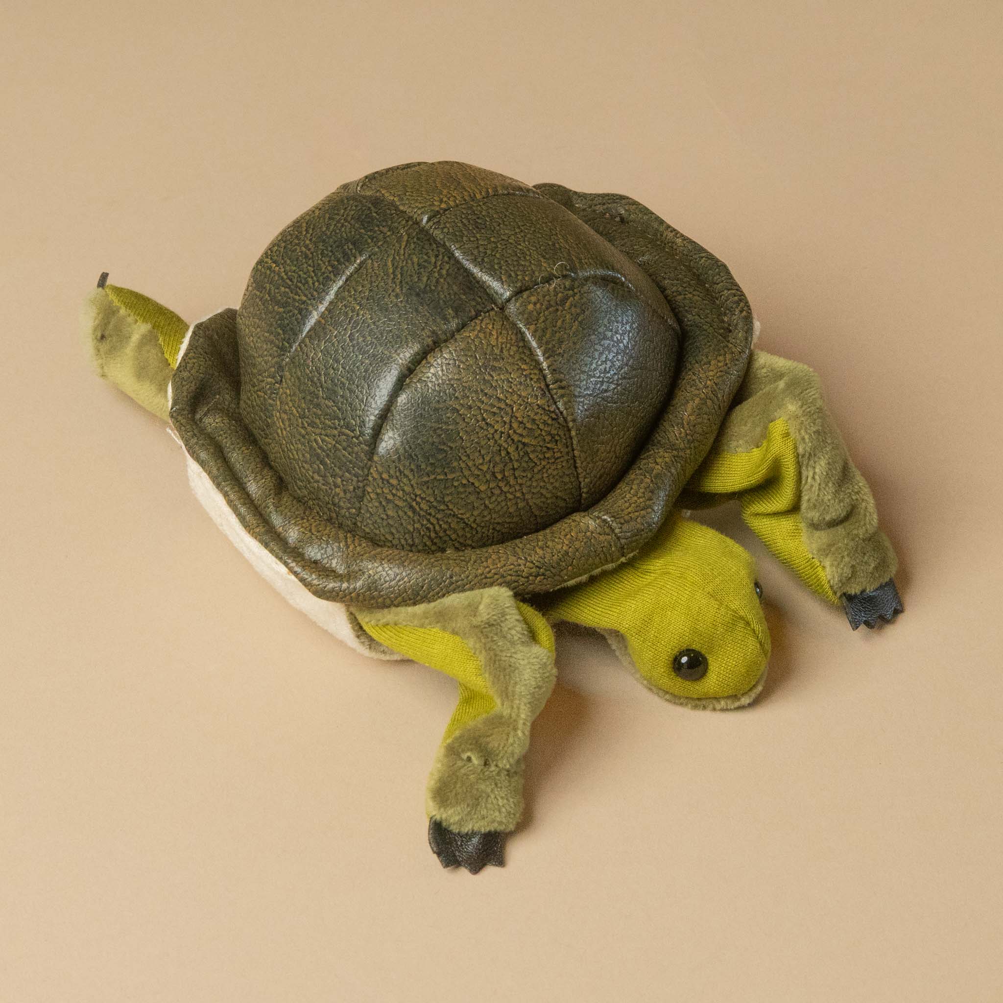 little-turtle-finger-puppet