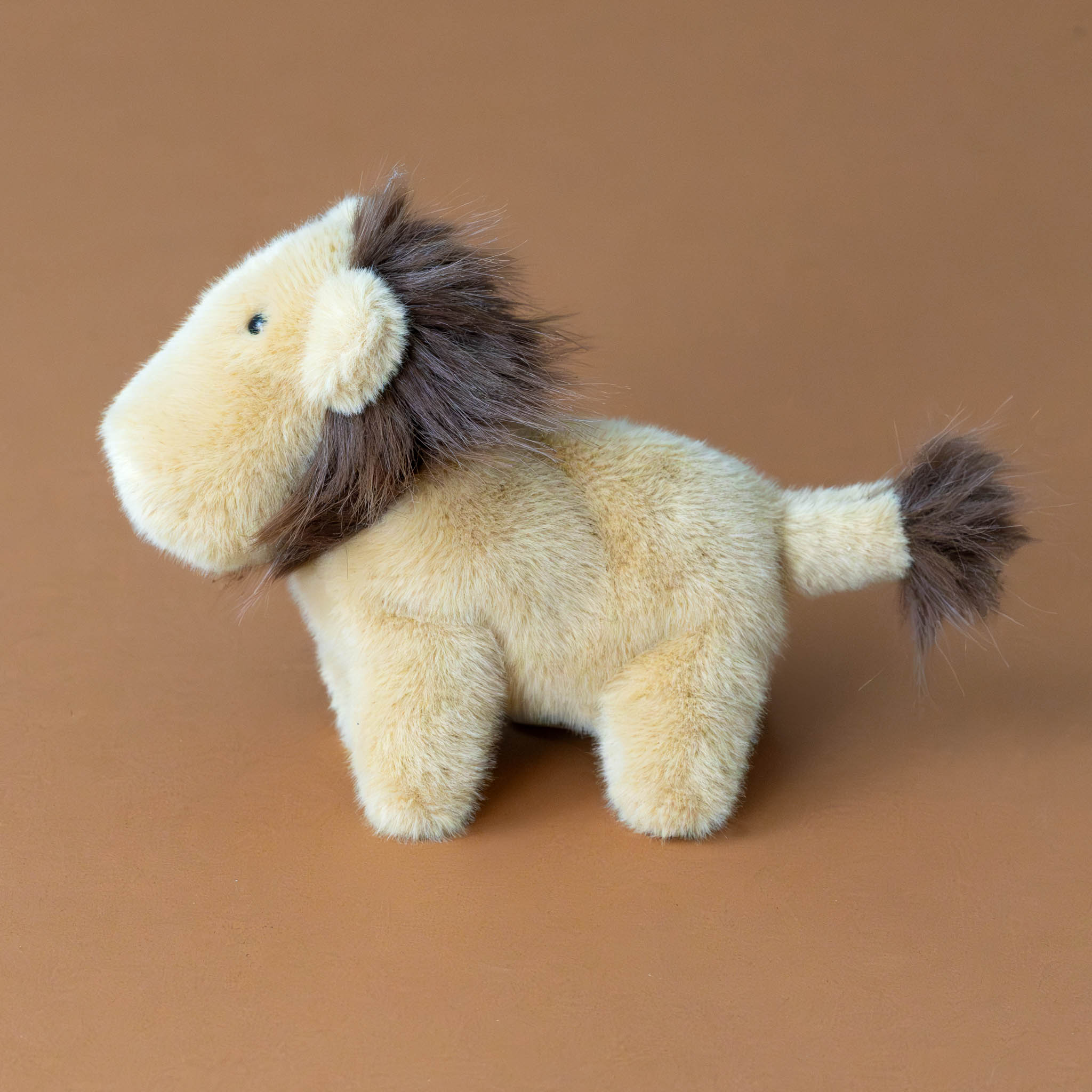 honey-colored-muzzle-lloyd-lion-stuffed-animal-side-and-tail