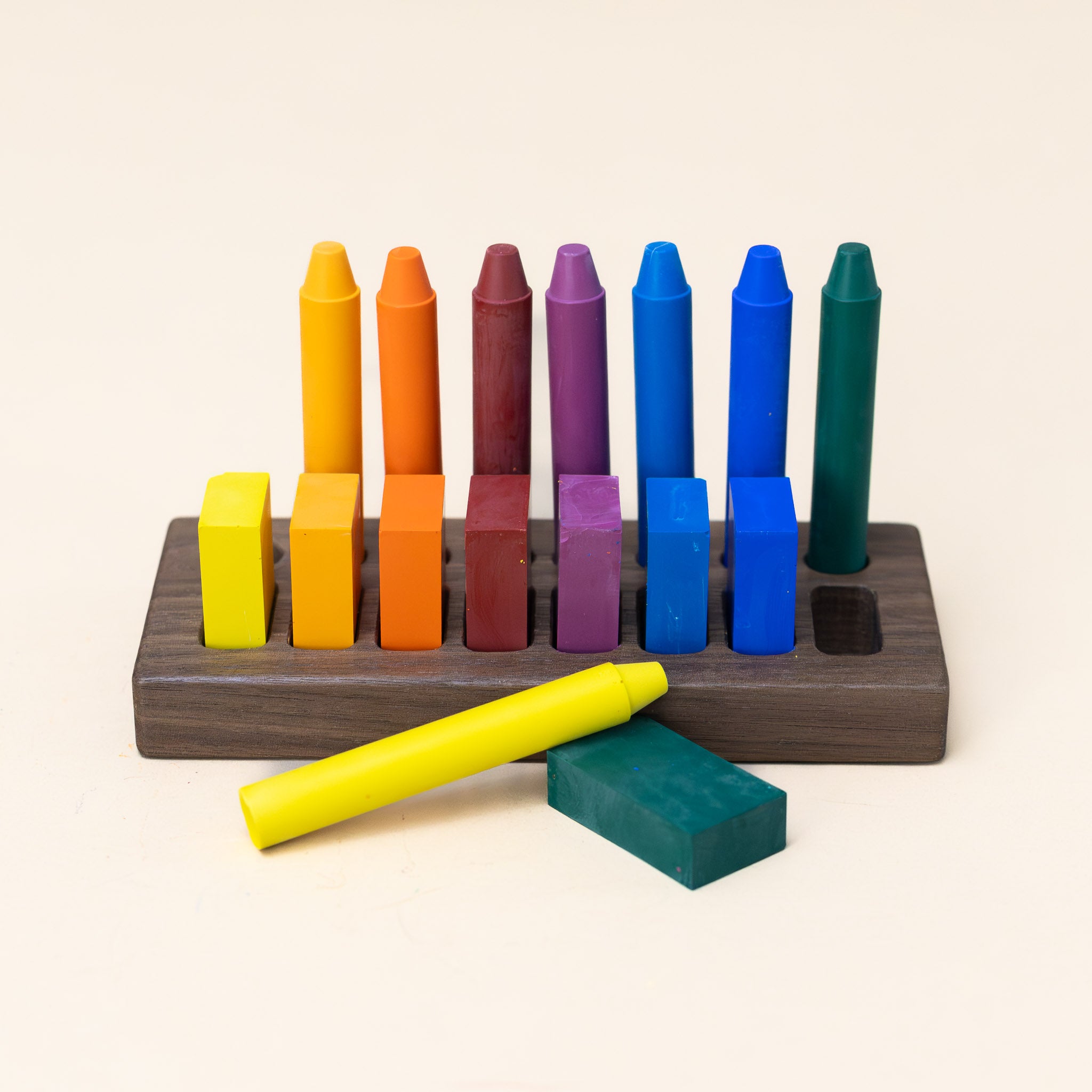 Analyzing image    organic-beeswax-stick-crayon-set--8-colors---rainbow-with-wood-block-holder