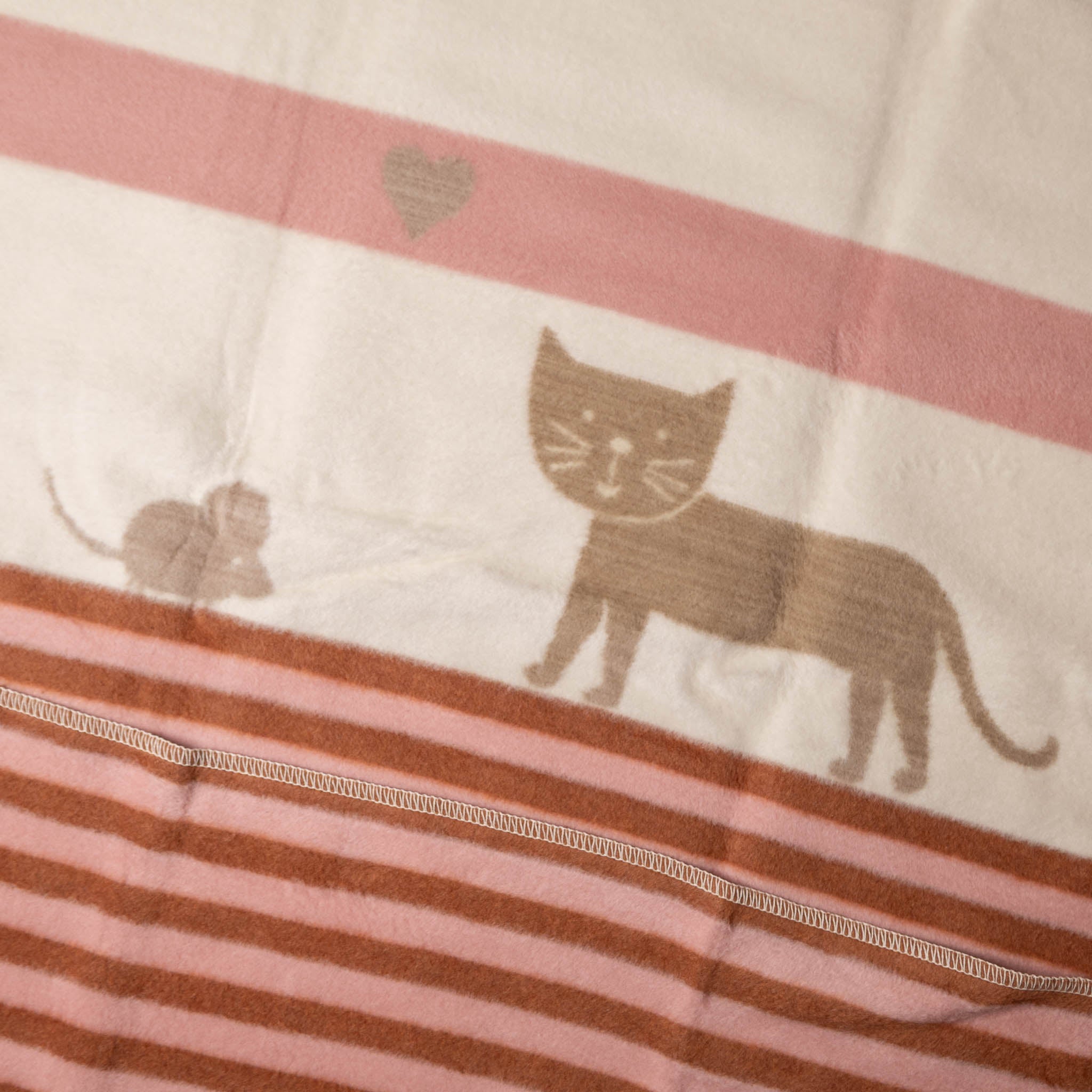 organic-cotton-baby-blanket-stripey-cat