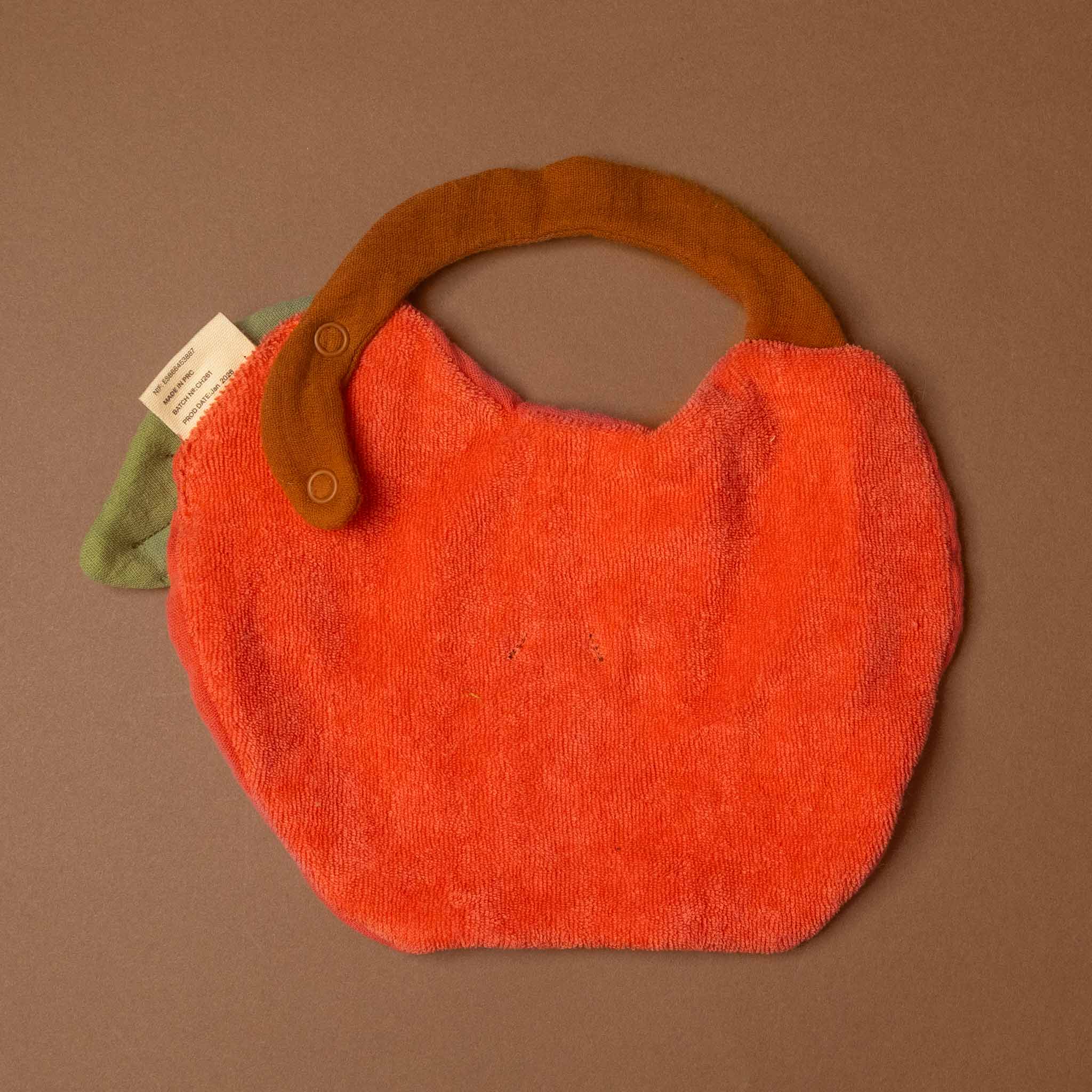 organic-cotton-muslin-bib-apple
