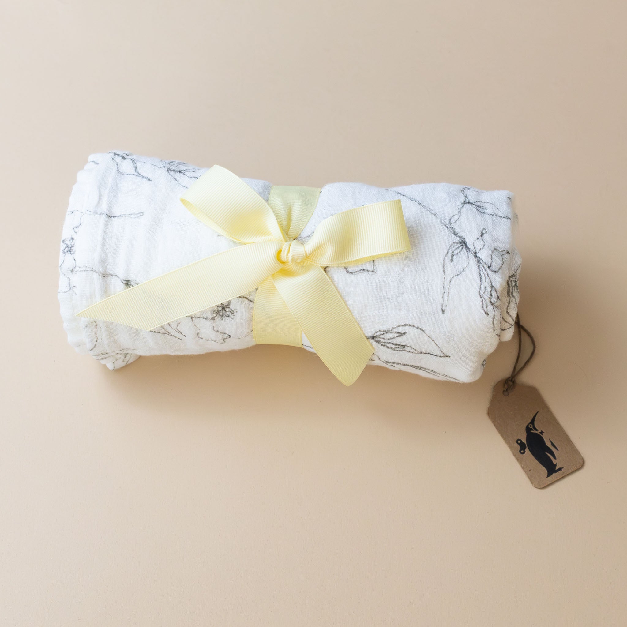 organic-cotton-muslin-swaddle-pencil-floral