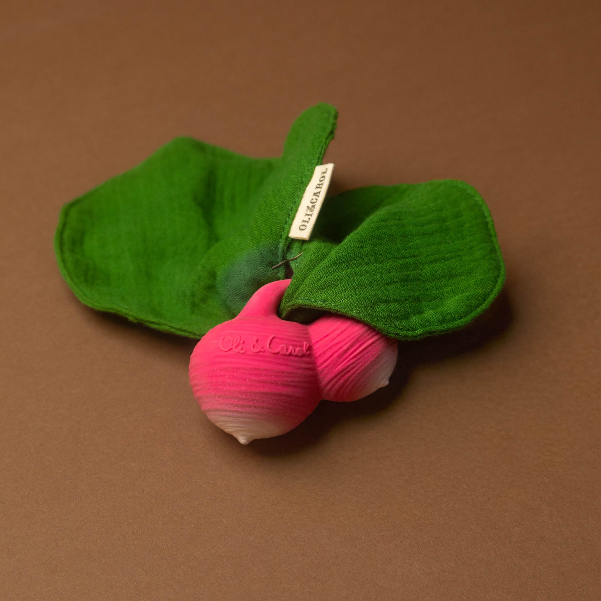 petite-organic-cotton-doudou-radish
