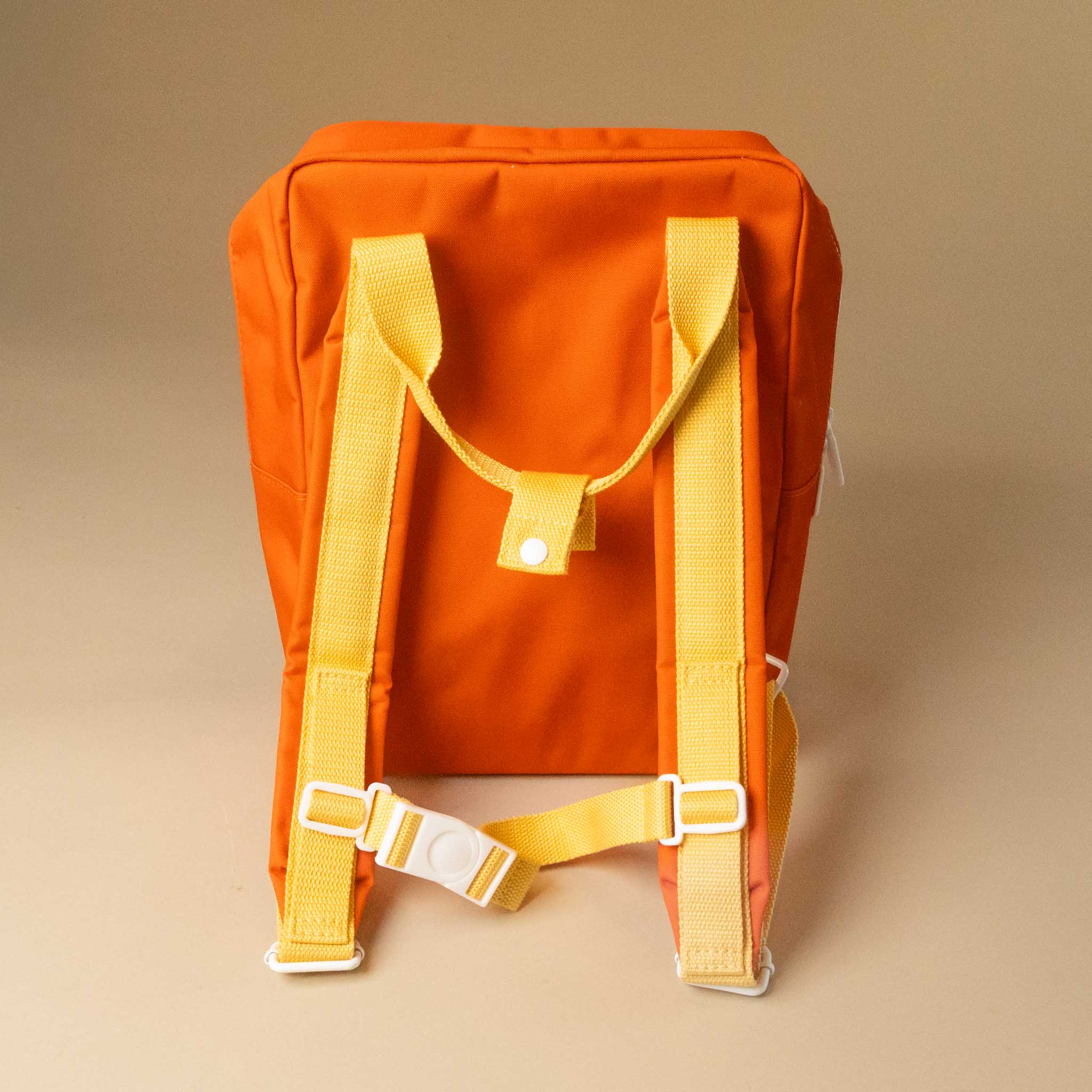 recycled-lemon-tree-envelope-backpack-medium-campfire-orange