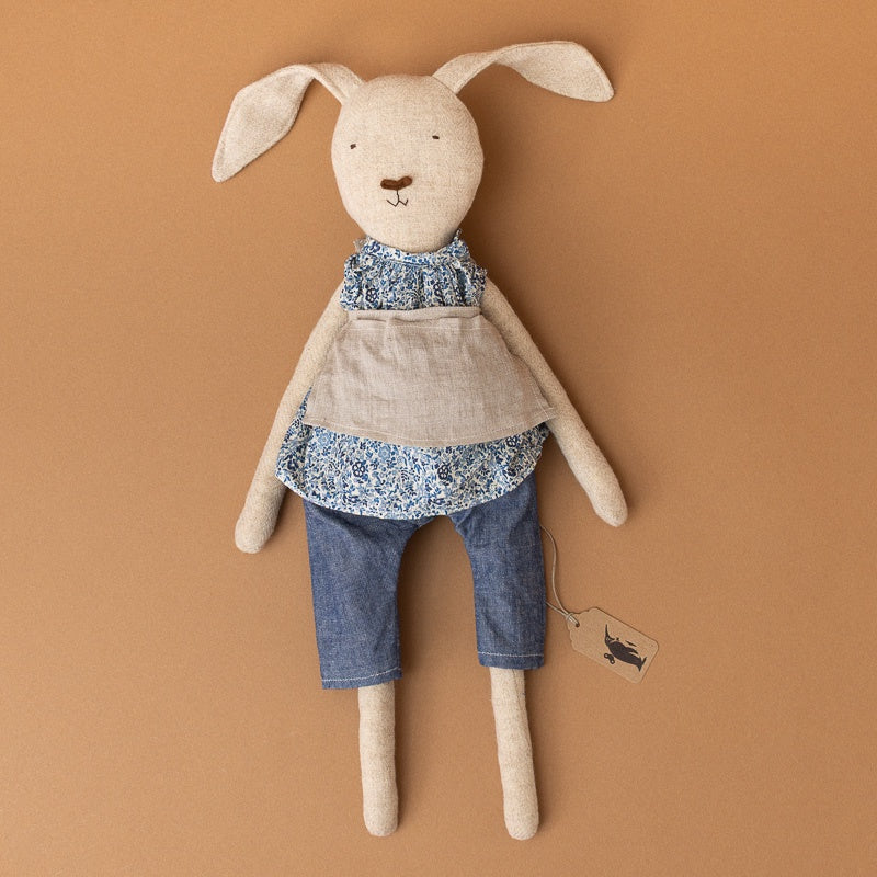 ruthie-the-rabbit-floral-blouse-with-apron-chambray-pants
