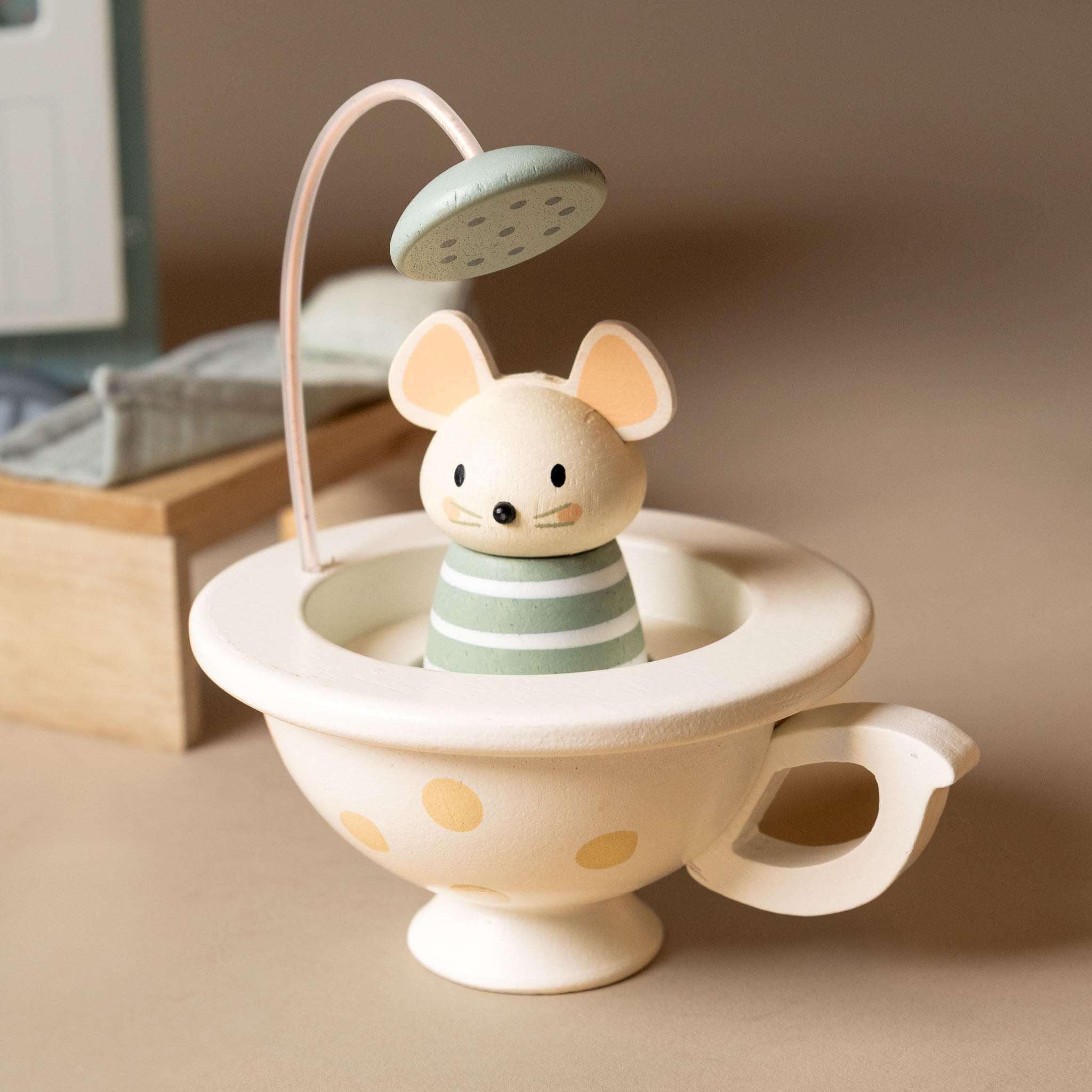 secret-meadow-shepherds-hut-play-set-mice-with-tea-cup-