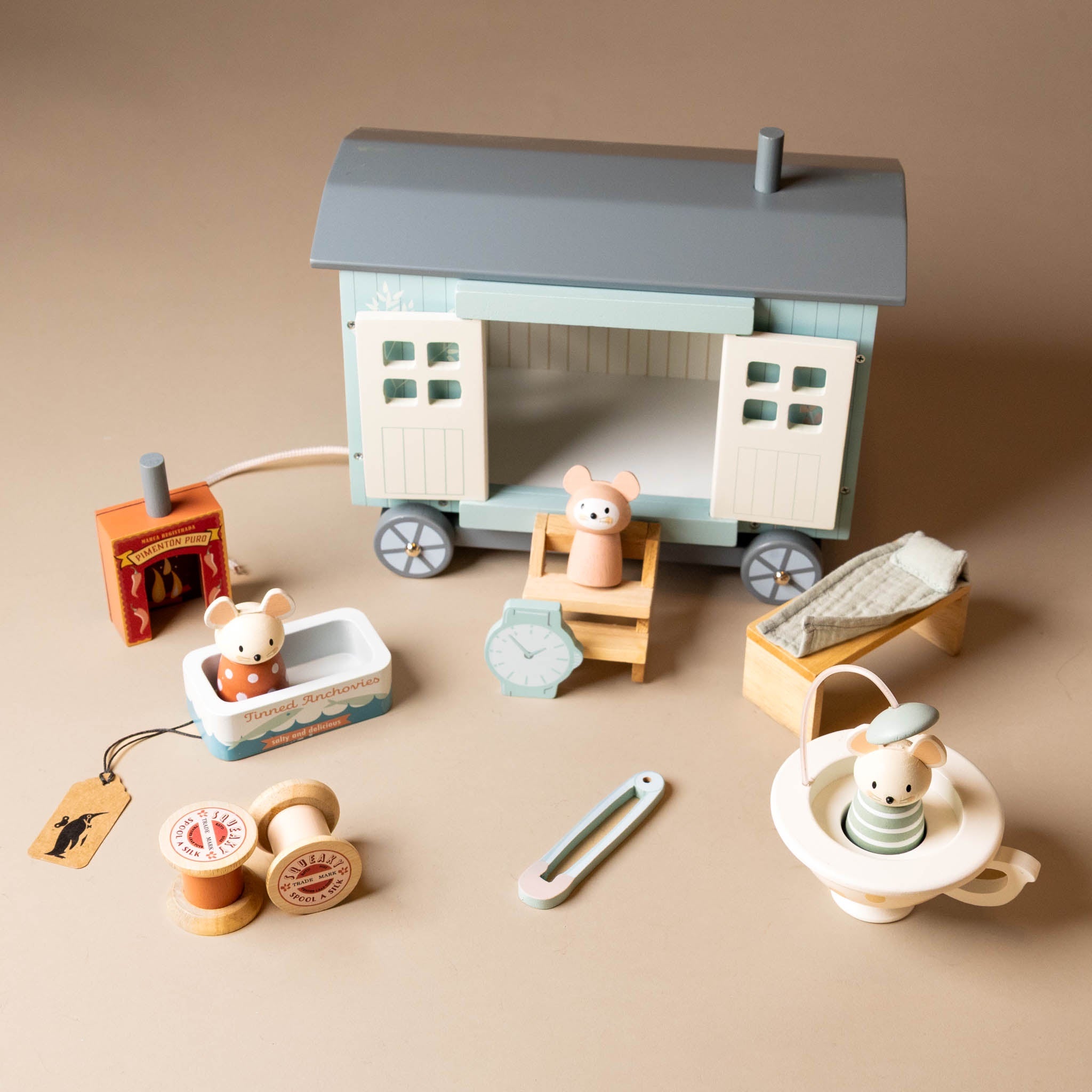 secret-meadow-shepherds-hut-play-set