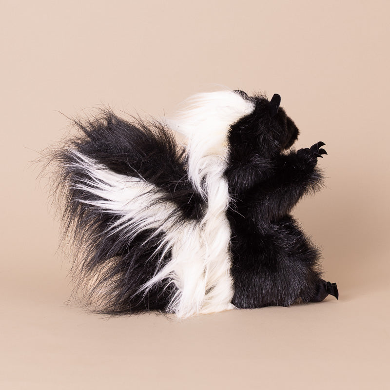 stinkie-the-skunk-hand-puppet