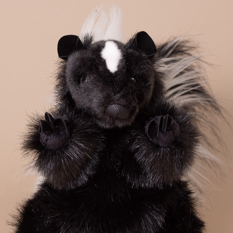 stinkie-the-skunk-hand-puppet