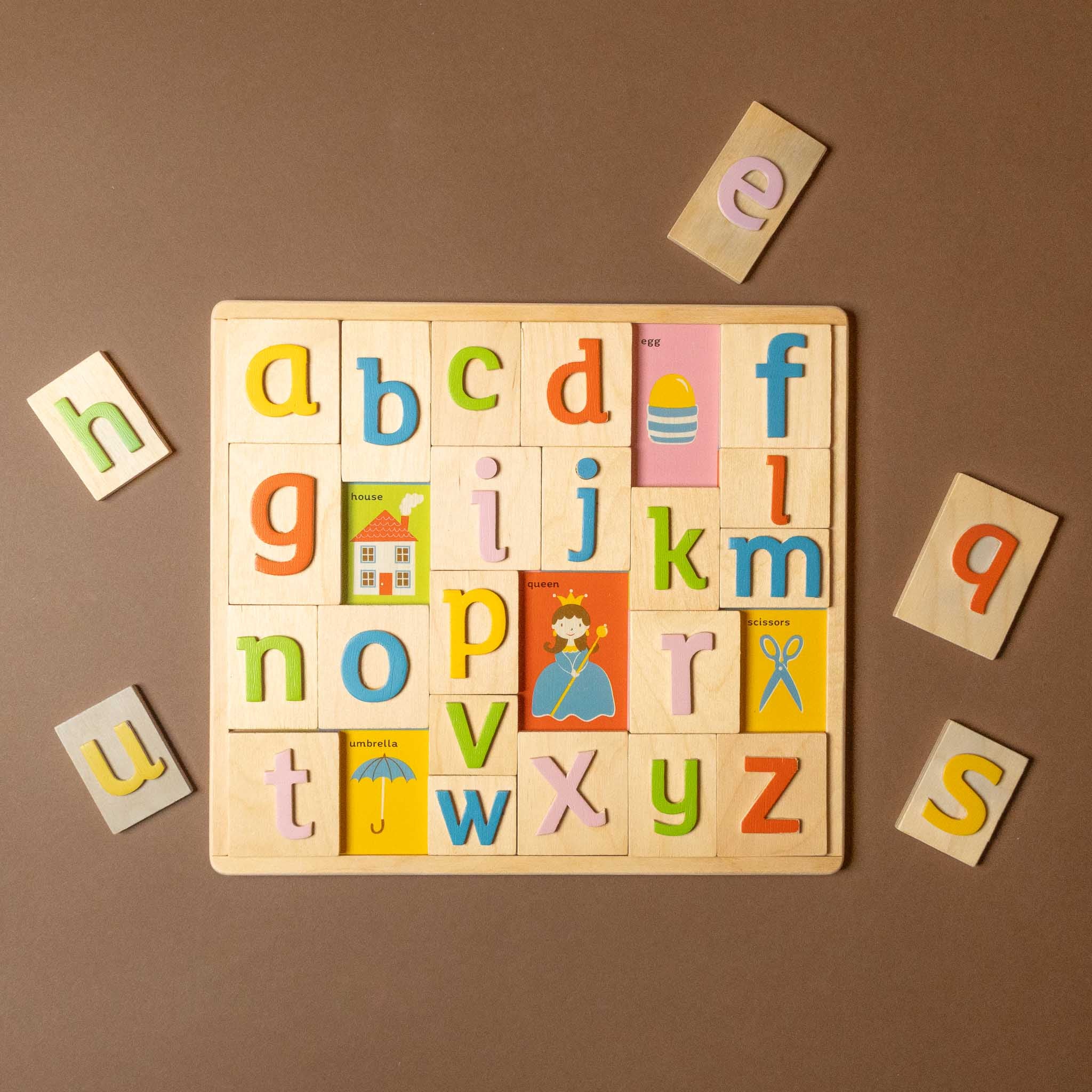 wooden-alphabet-pictures-puzzle