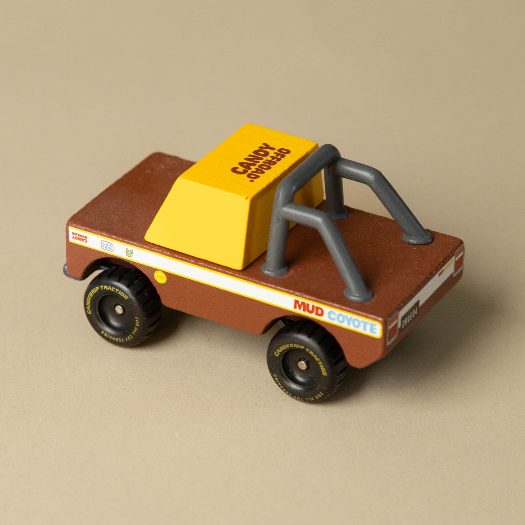 wooden-candycar-toon-mud-coyote