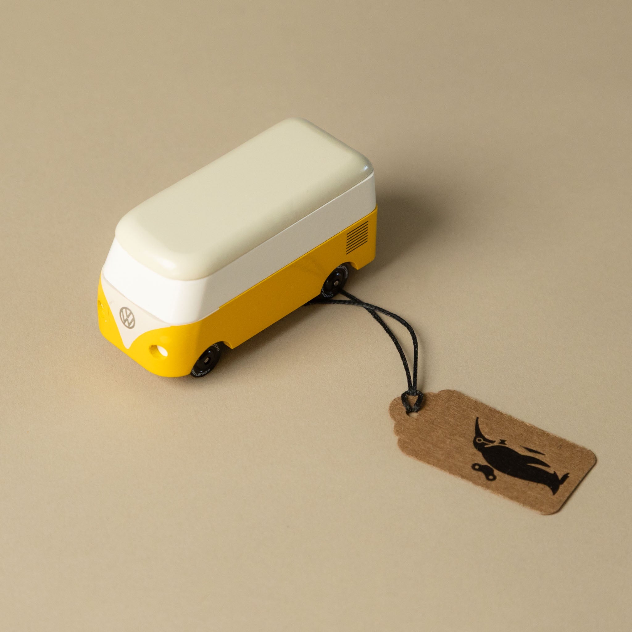wooden-candycar-vw-bus-sunshine-y-yellow
