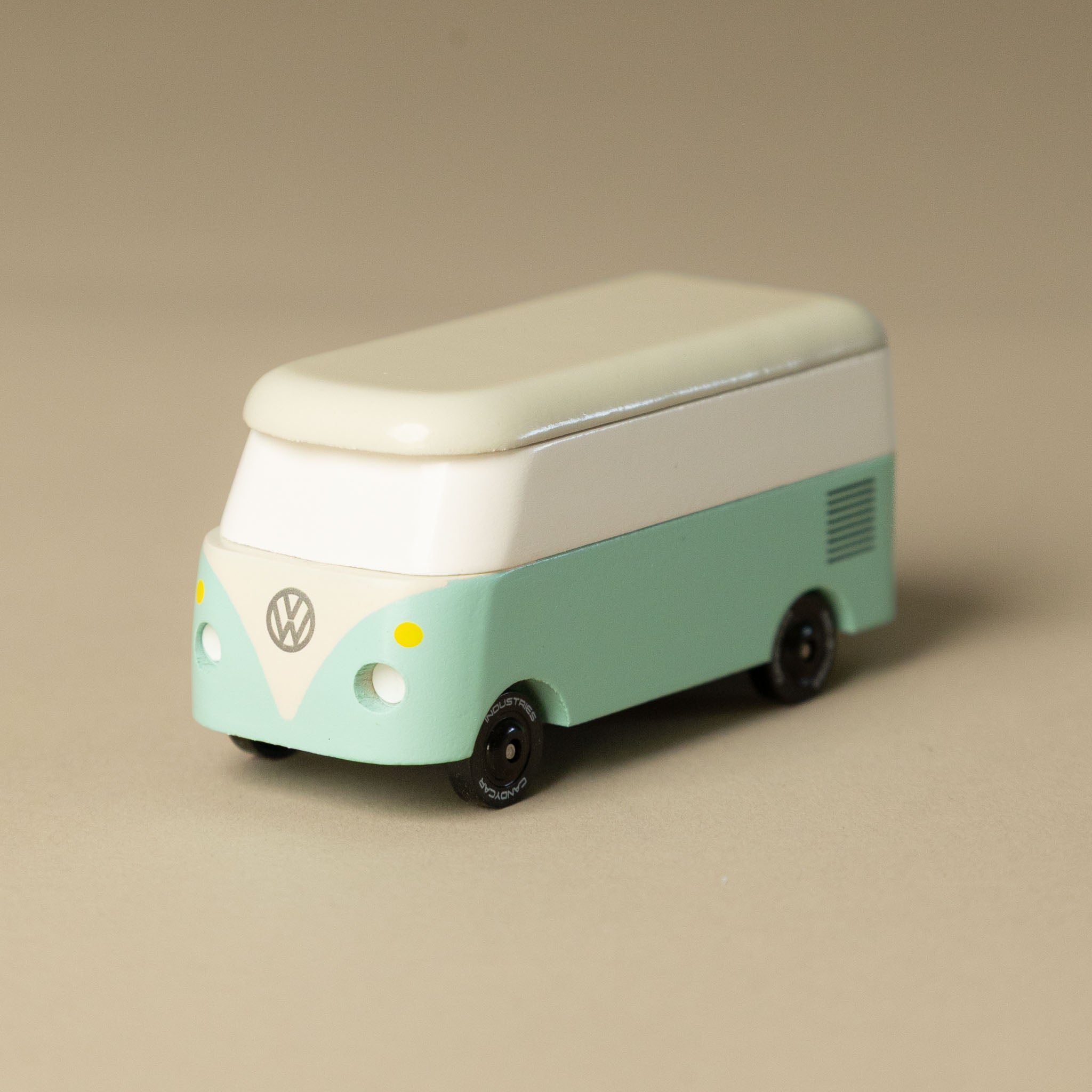 wooden-candycar-vw-bus-surf-blue