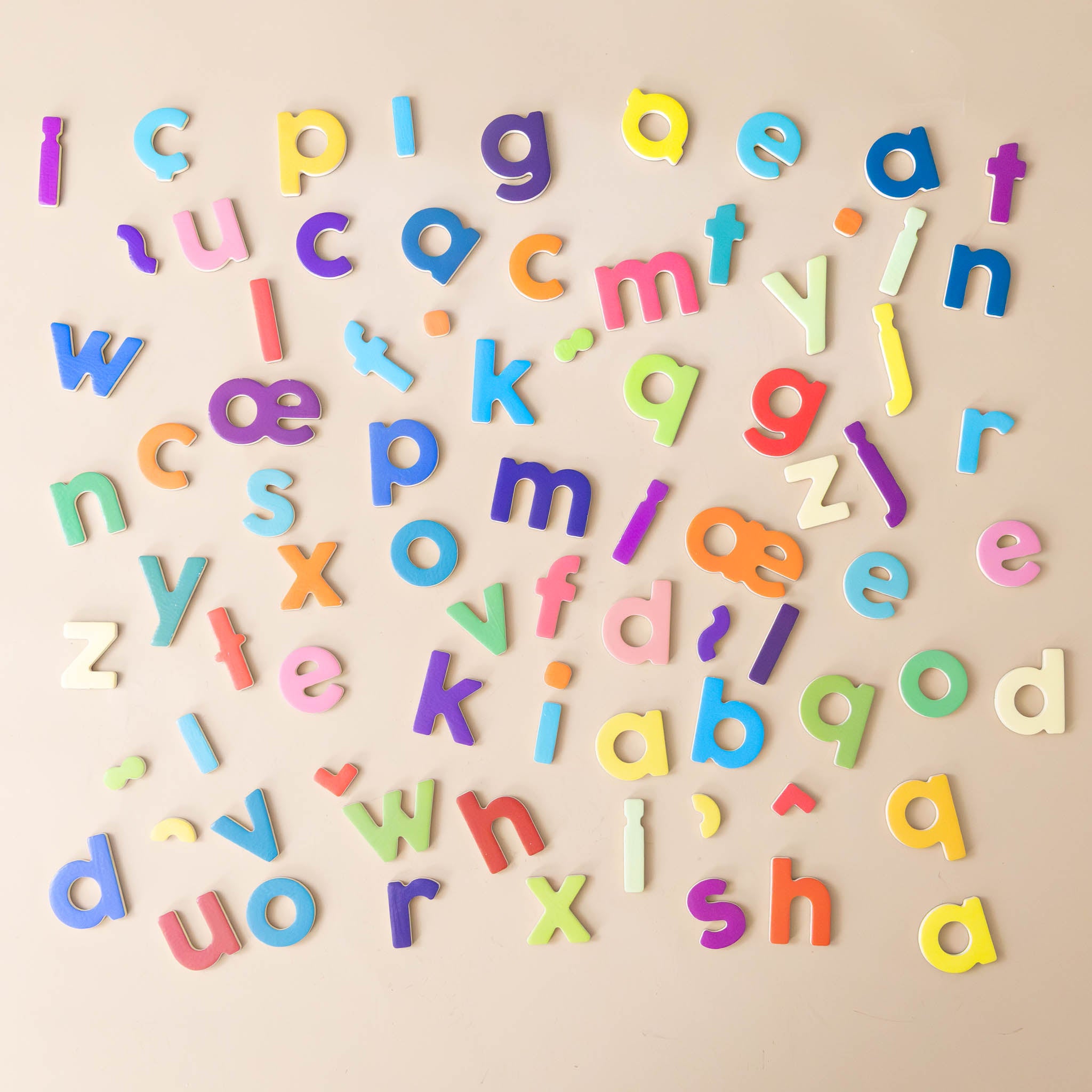 wooden-magnet-set-alphabet-lowercase-individual-colorful-letters
