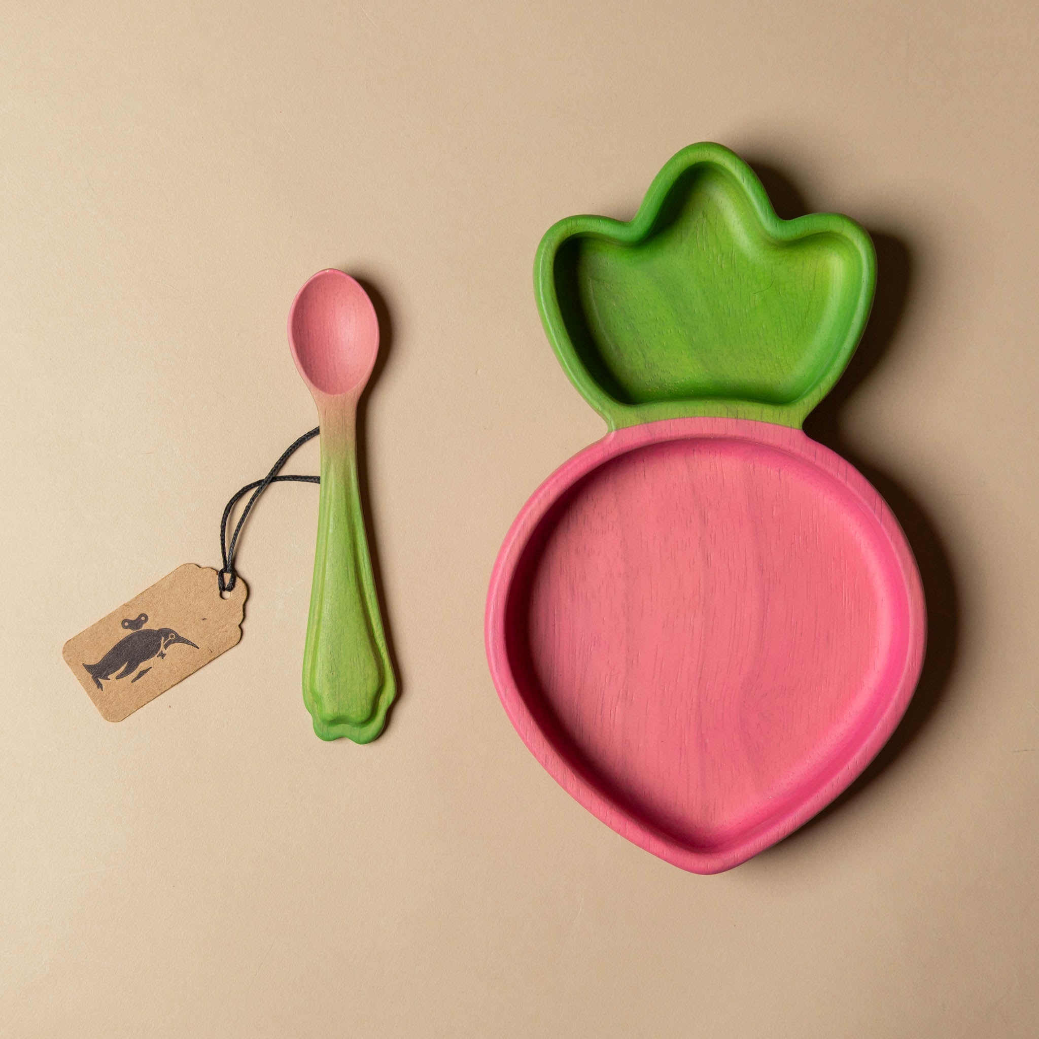 wooden-plate-and-spoon-set-radish