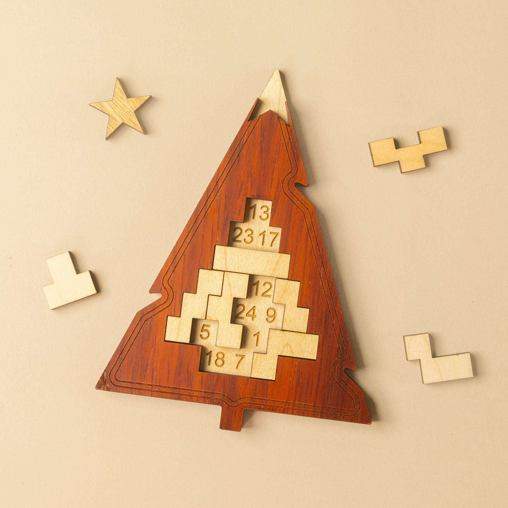 wooden-tannenbaum-advent-calendar-puzzle