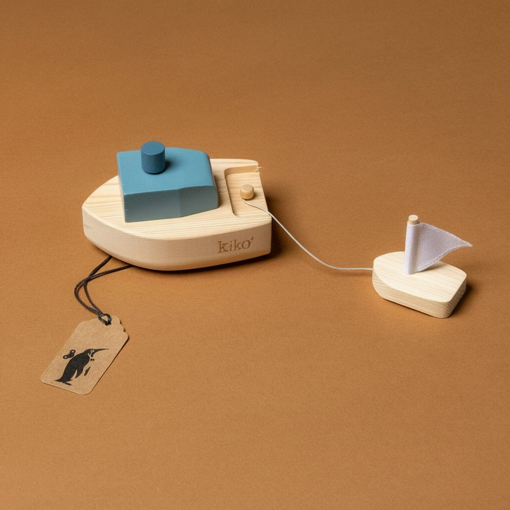 wooden-wind-up-tug-boat-blue