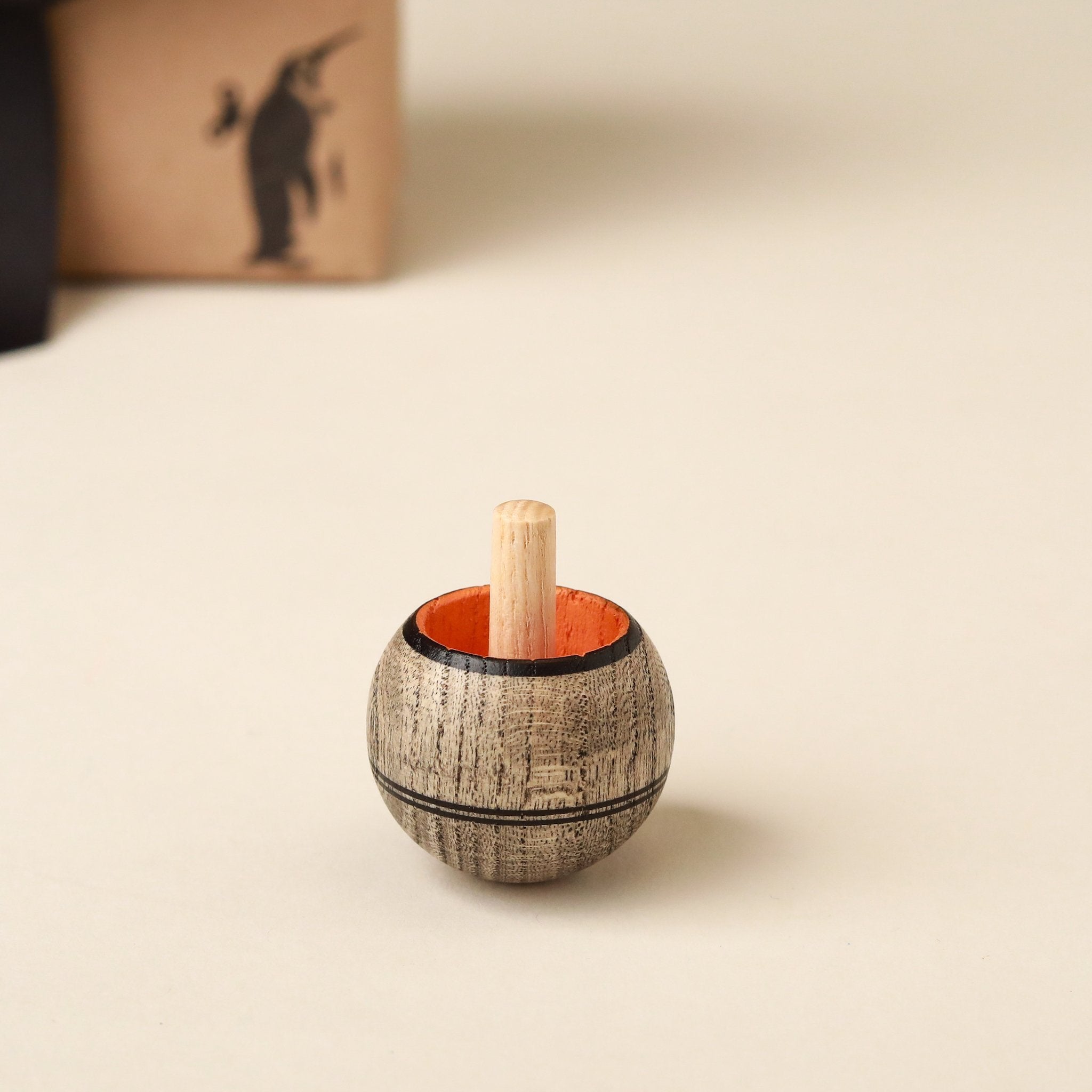 grey-upside-down-top-with-orange-interior