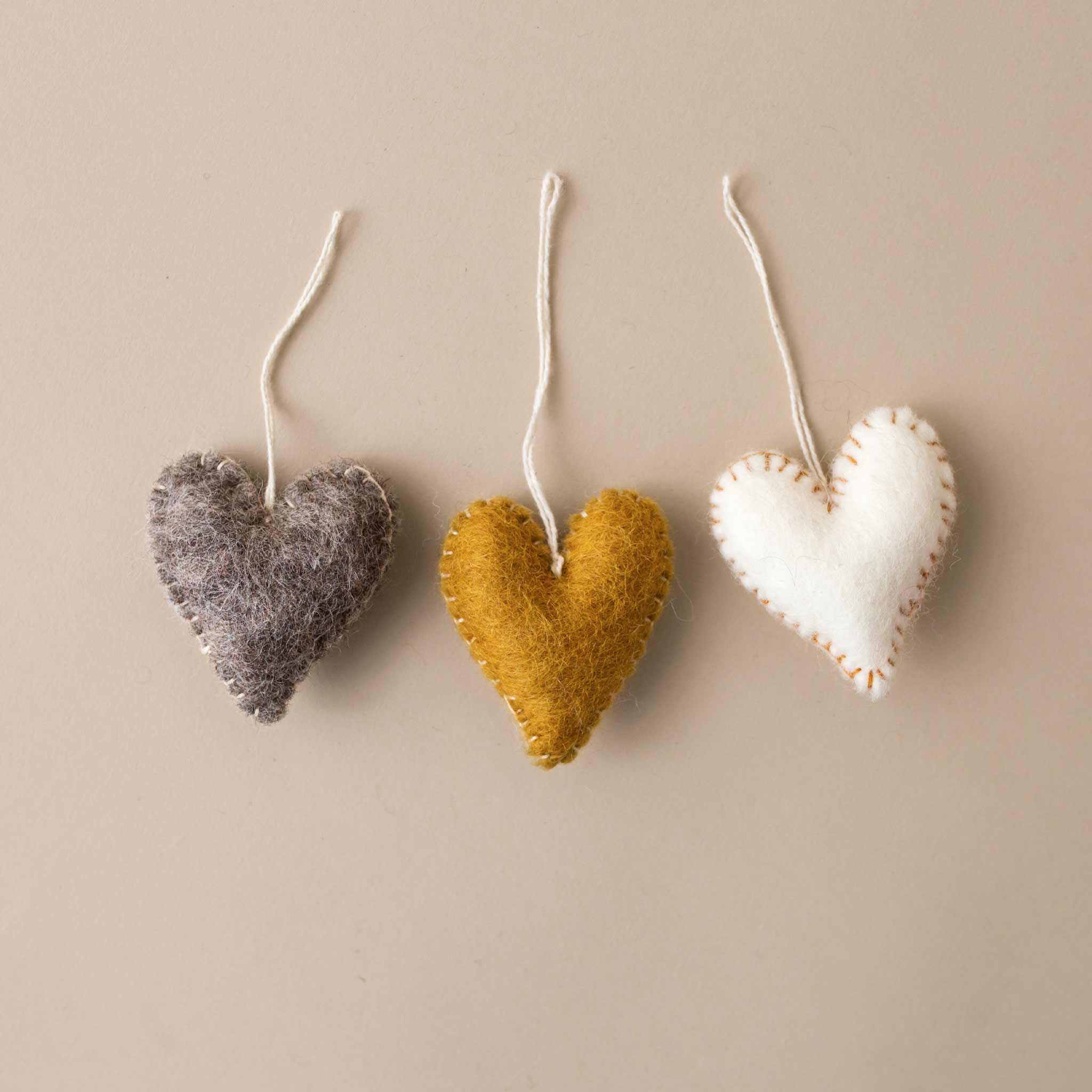 Felted Stitch Heart | White - Christmas - pucciManuli