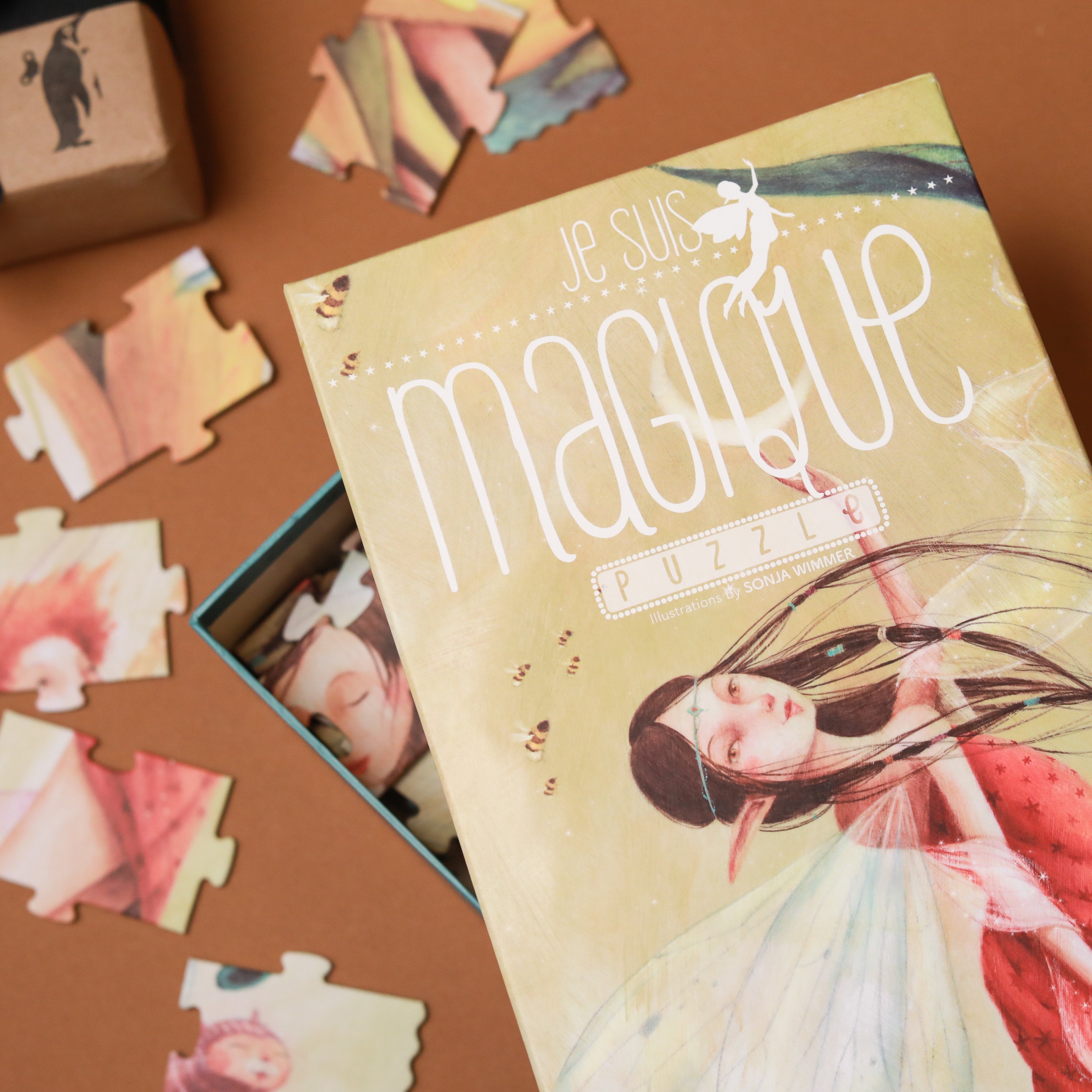 je-suis-magique-puzzle-box-front-and-pieces