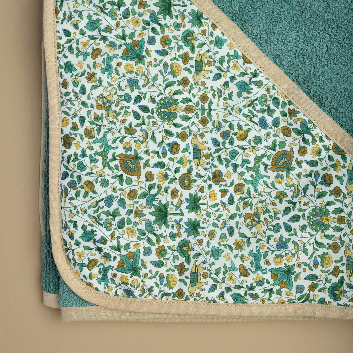 detail-of-lining-and-Liberty-pattern