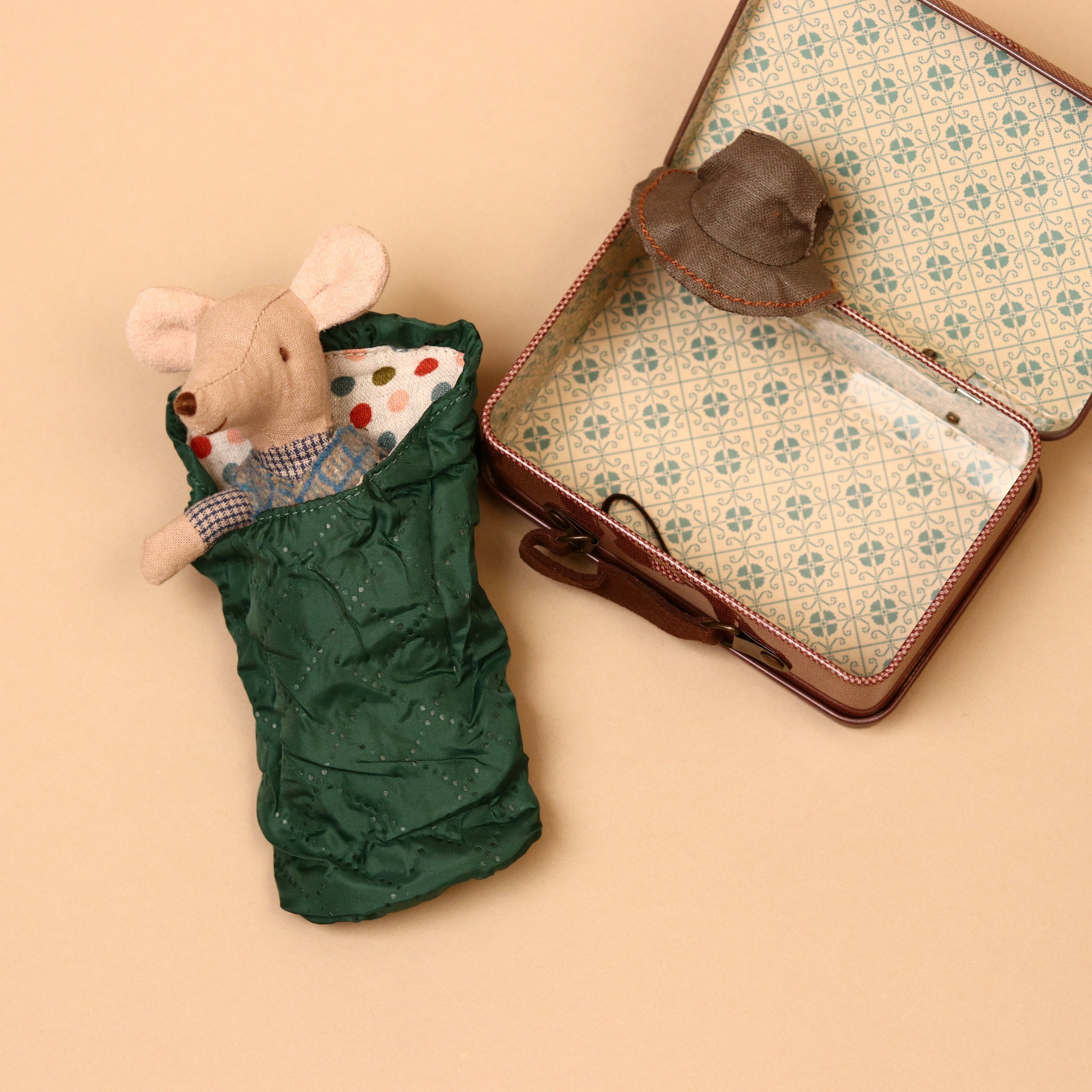 Matchbox Mouse Big Brother | Hiker in Suitcase - Dolls & Doll Accessories - pucciManuli
