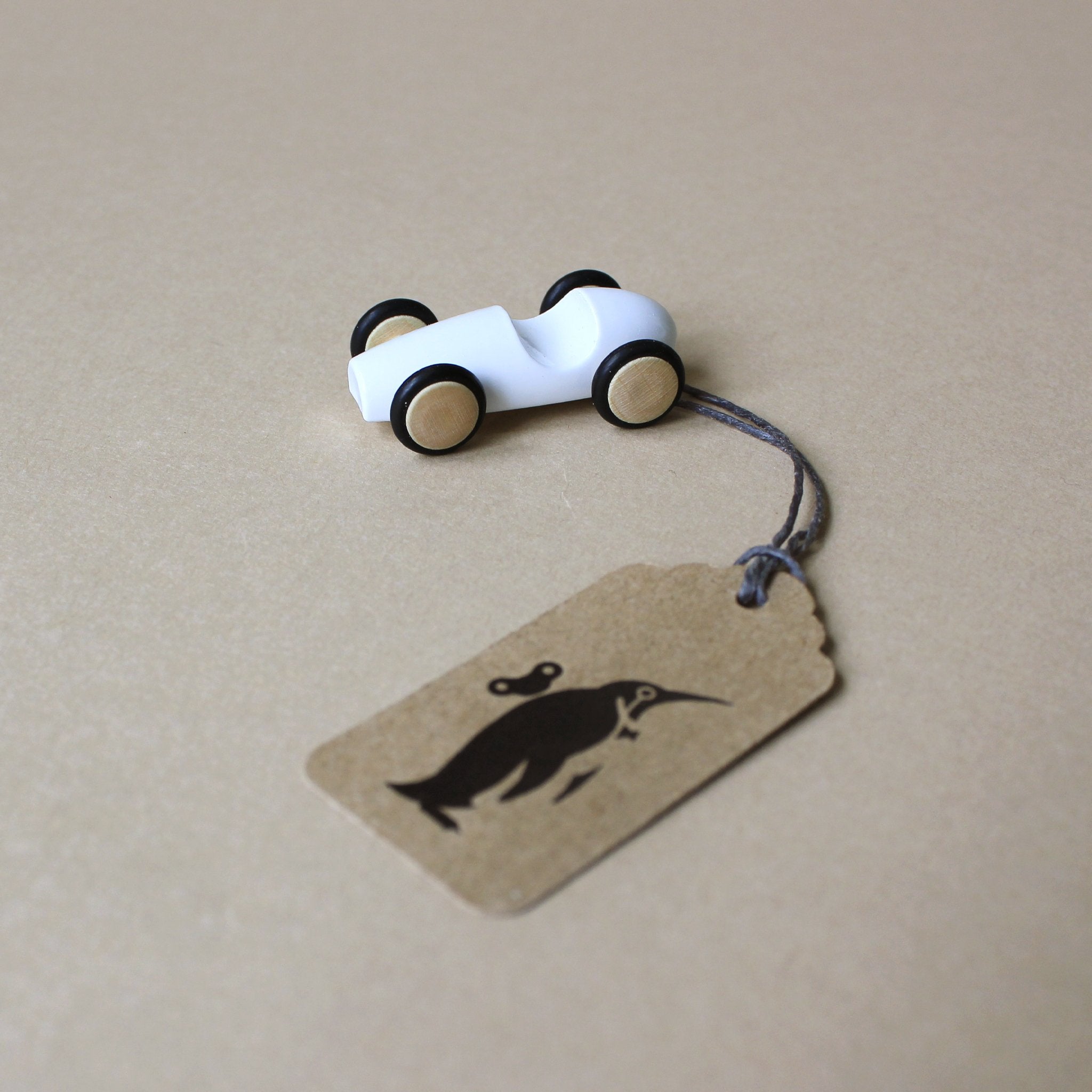 mini-wood-finger-racer-car-in-white