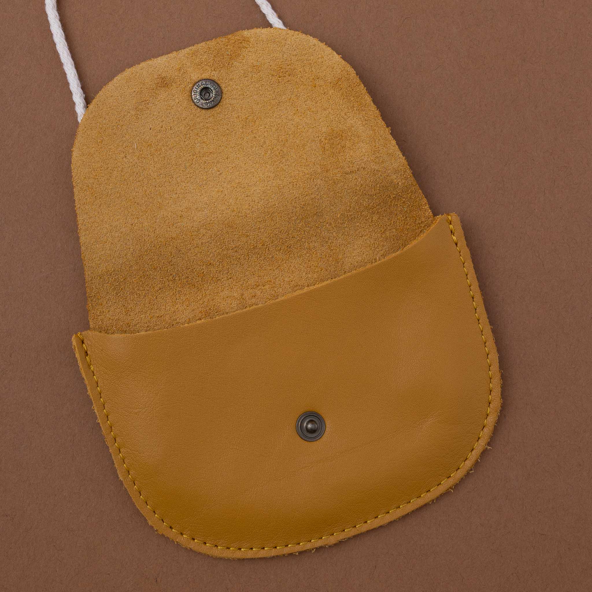 open-purse-with-snap