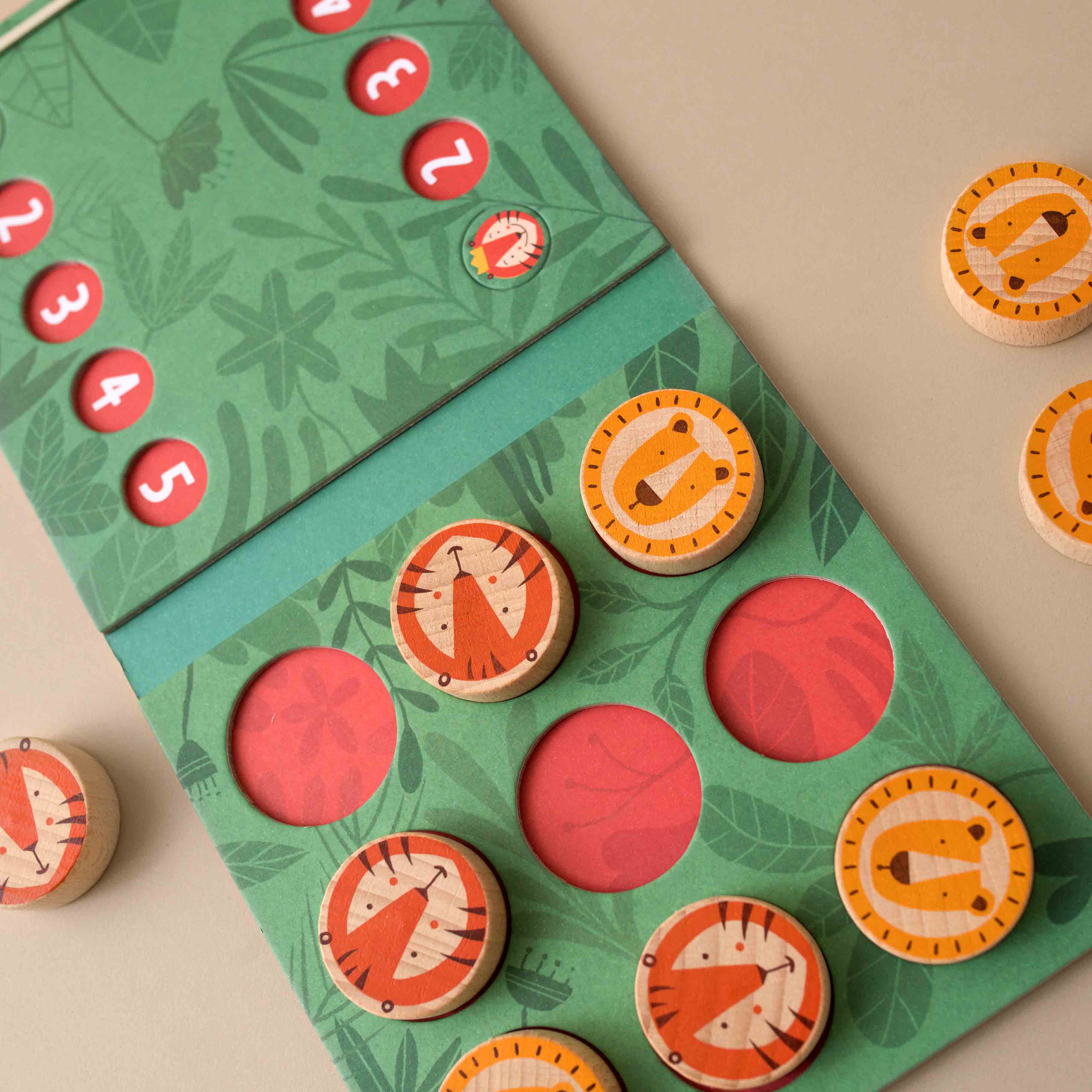 tiger-and-lion-wooden-pieces-with-numbers