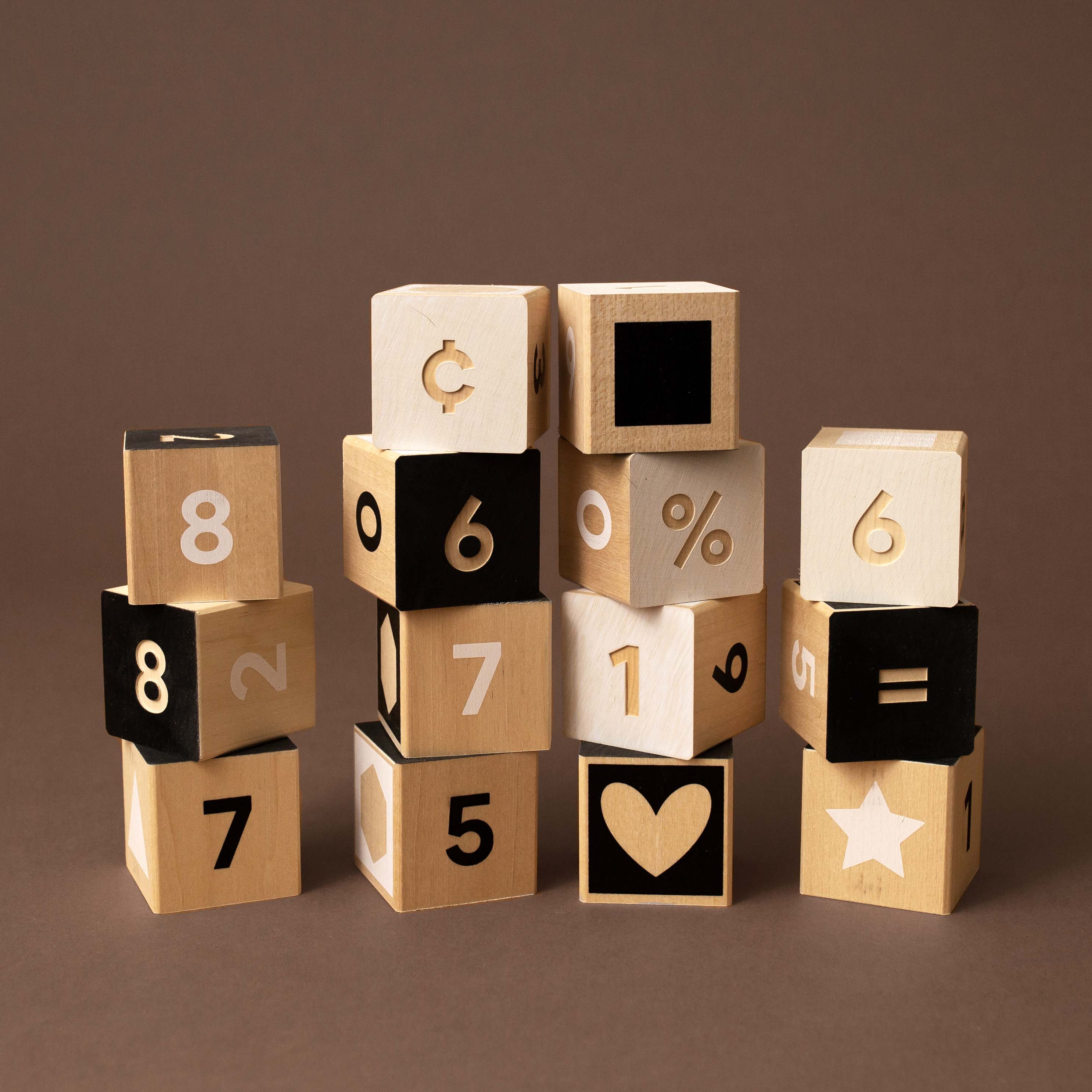 wooden-baby-block-set-black-and-white-with-numbers-and-symbols